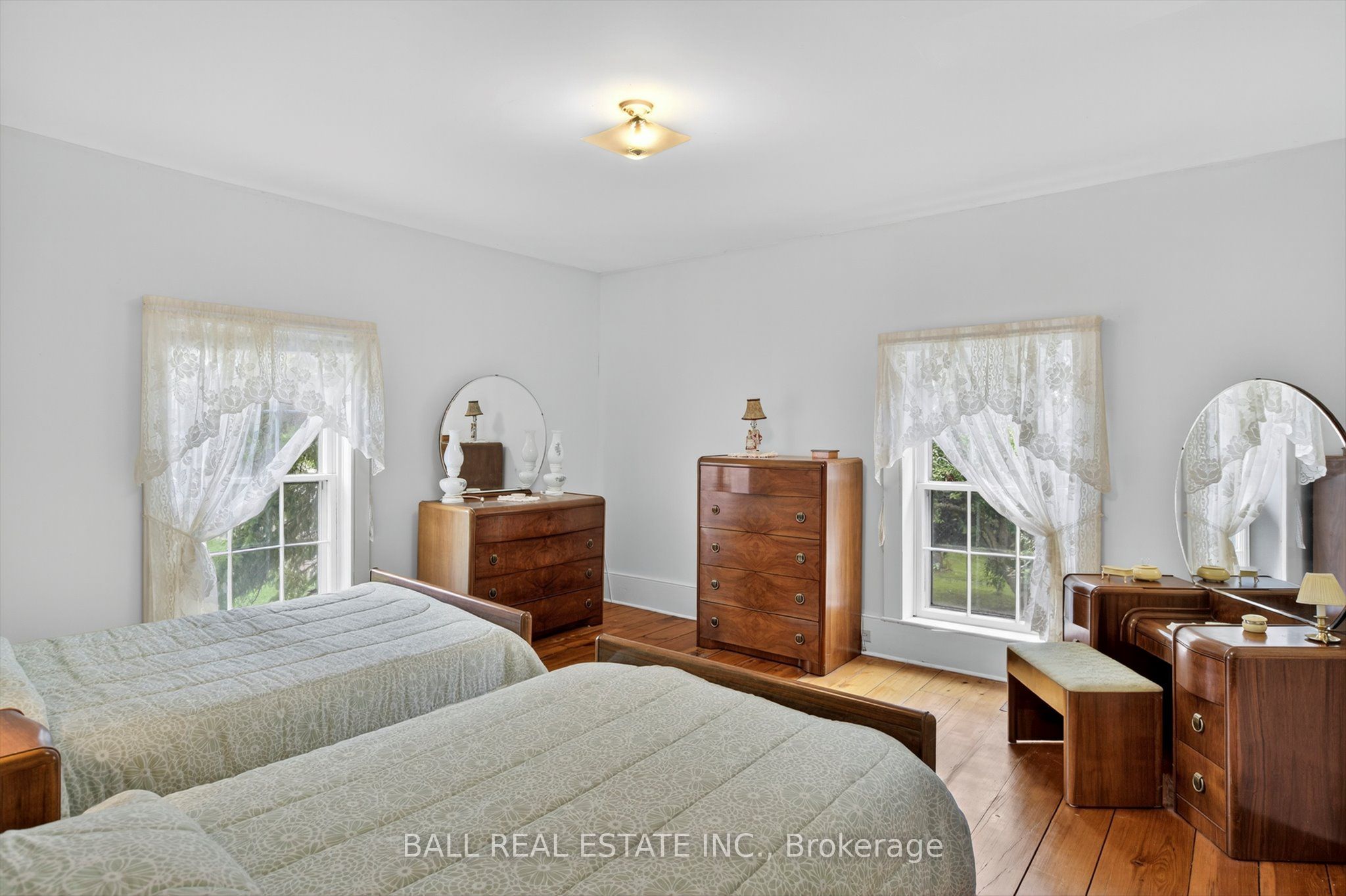 130 Front Street W Property Photo 25