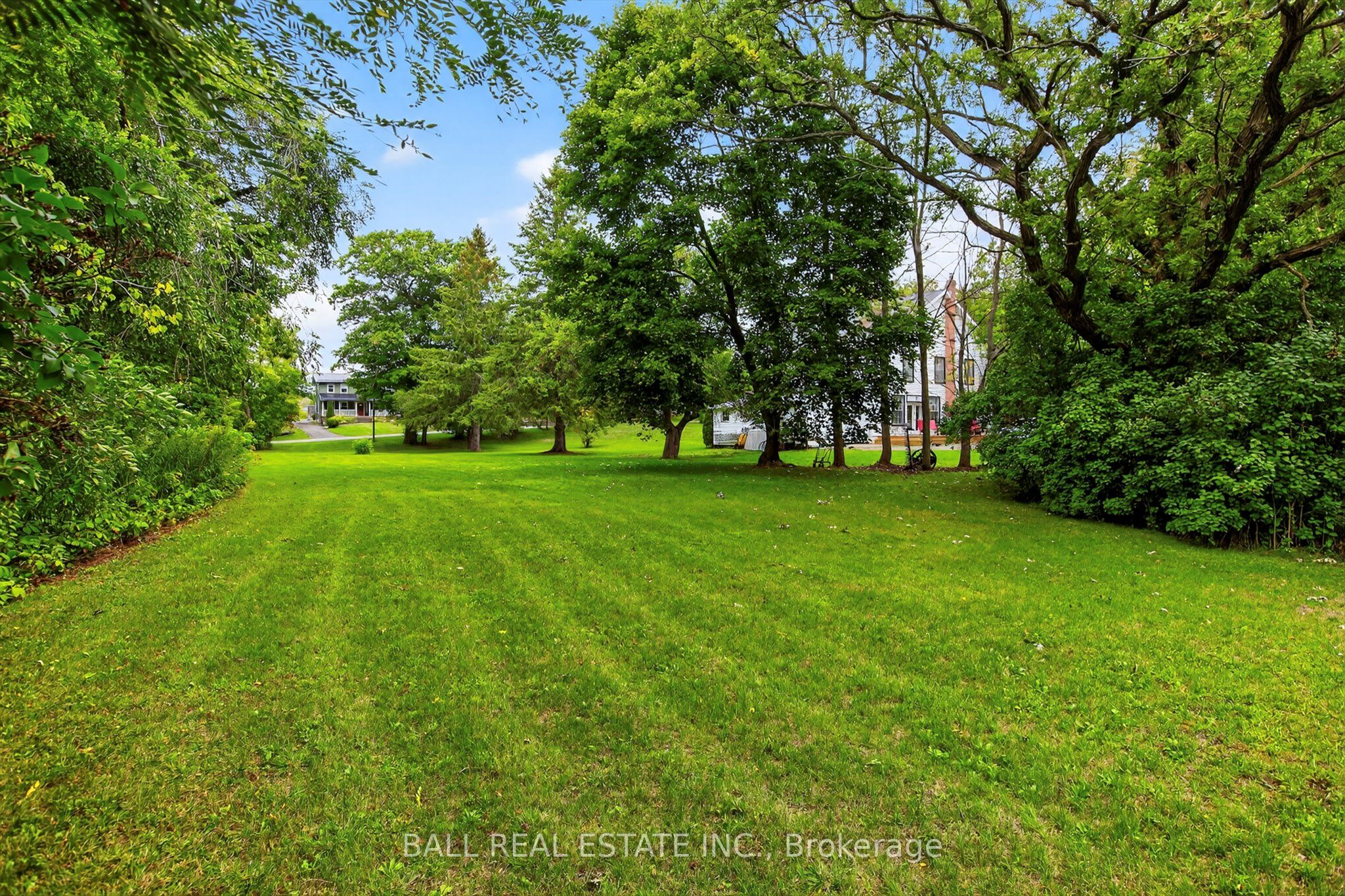 130 Front Street W Property Photo 37