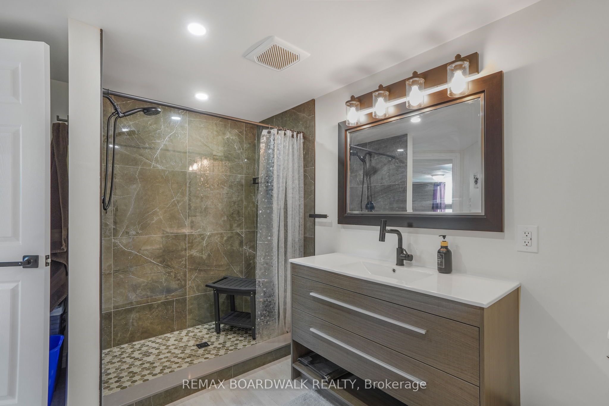 1778 Bouvier Road Property Photo 25