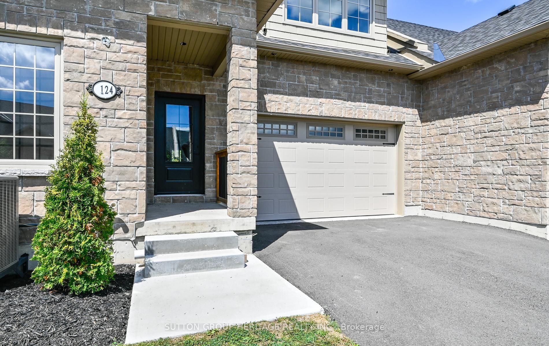 124 Orchard Way Property Photo 2