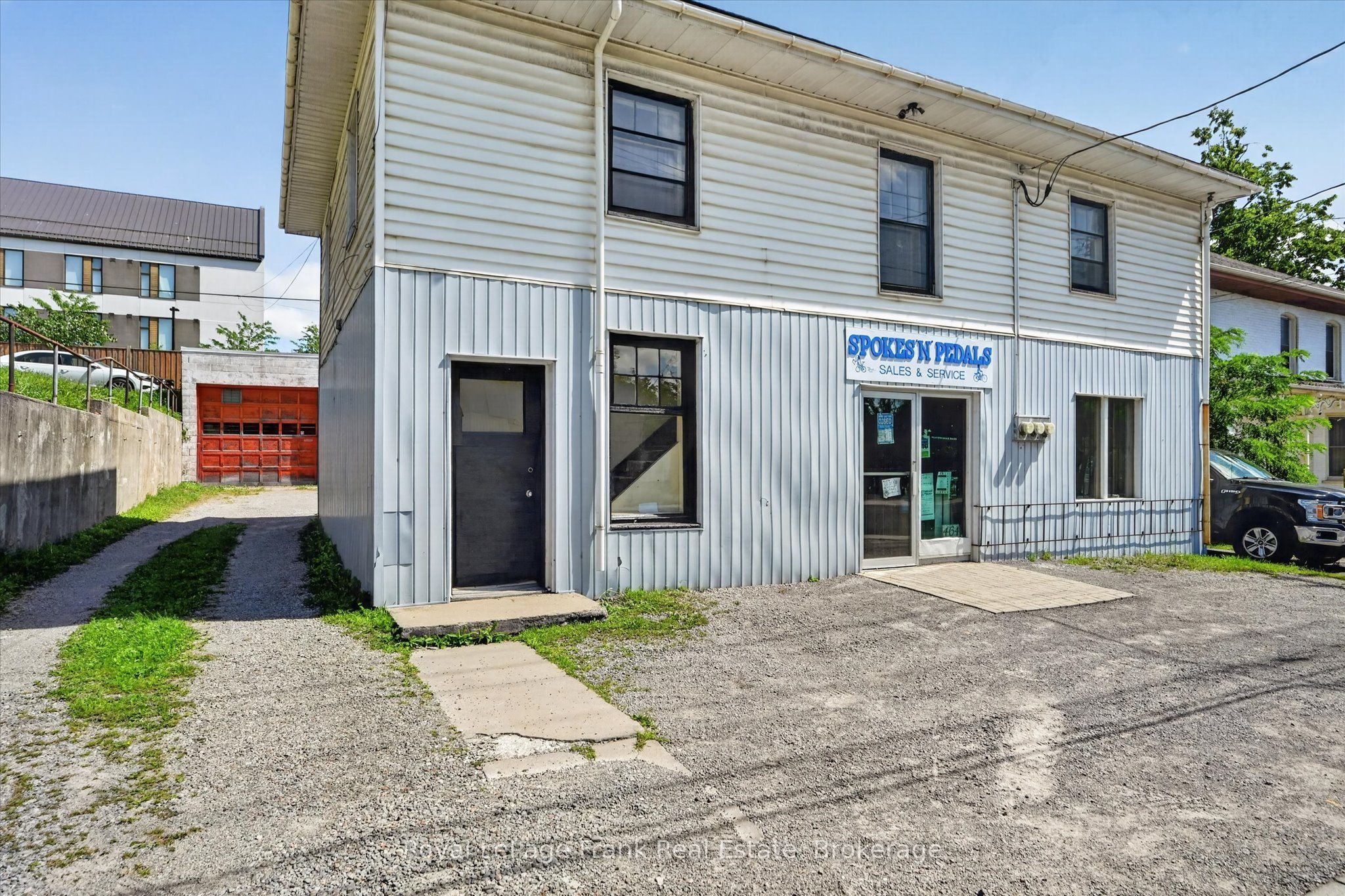 464 Aylmer Street N Property Photo 3