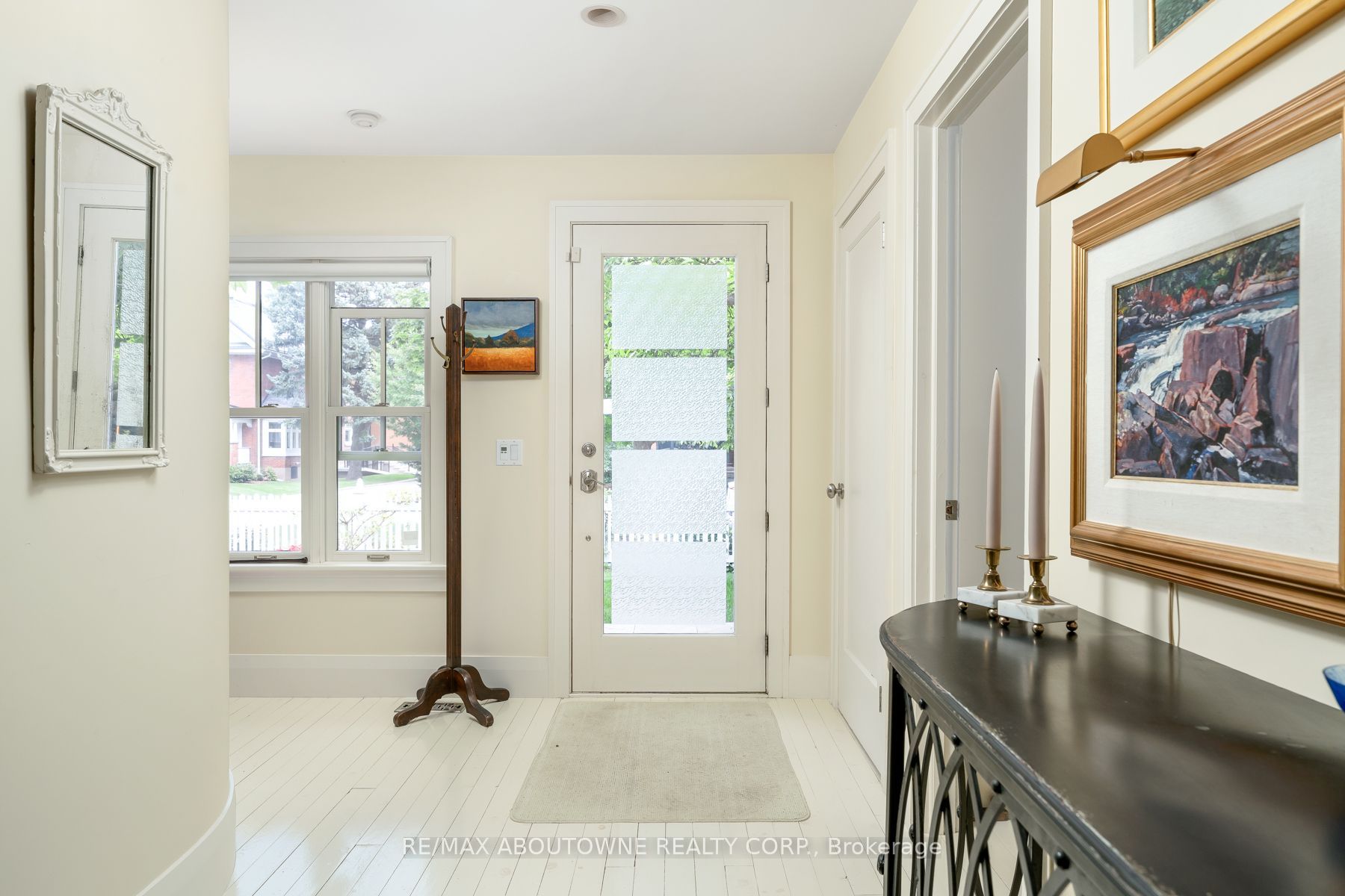 23 Alice Street E Property Photo 5
