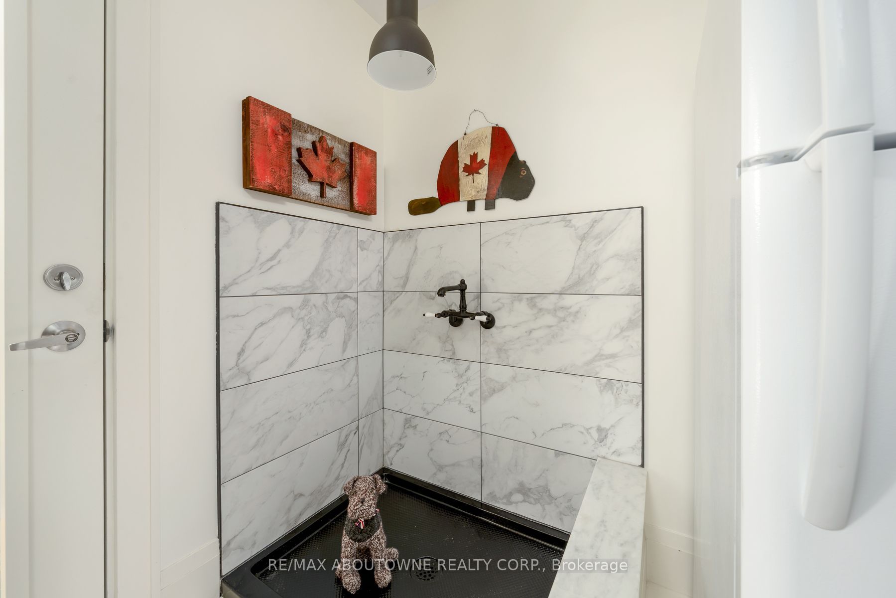 23 Alice Street E Property Photo 20