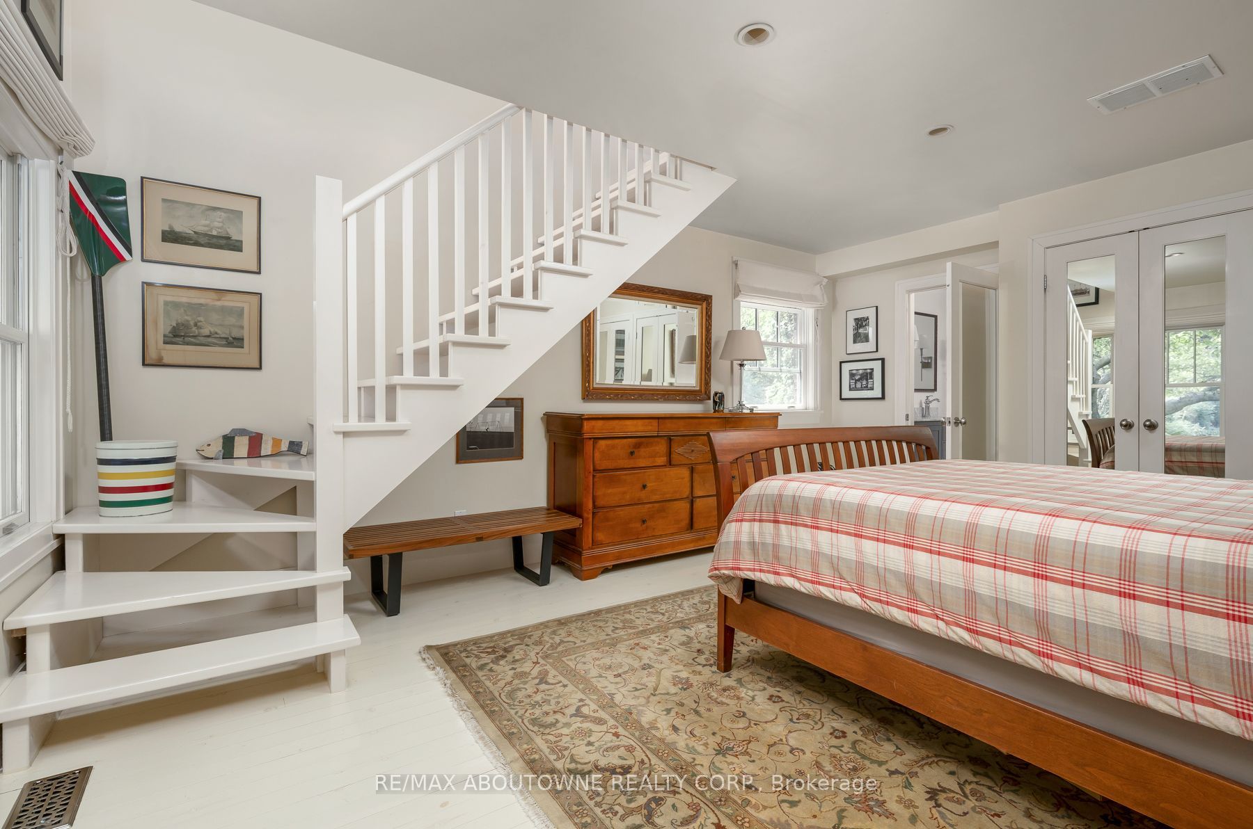 23 Alice Street E Property Photo 23