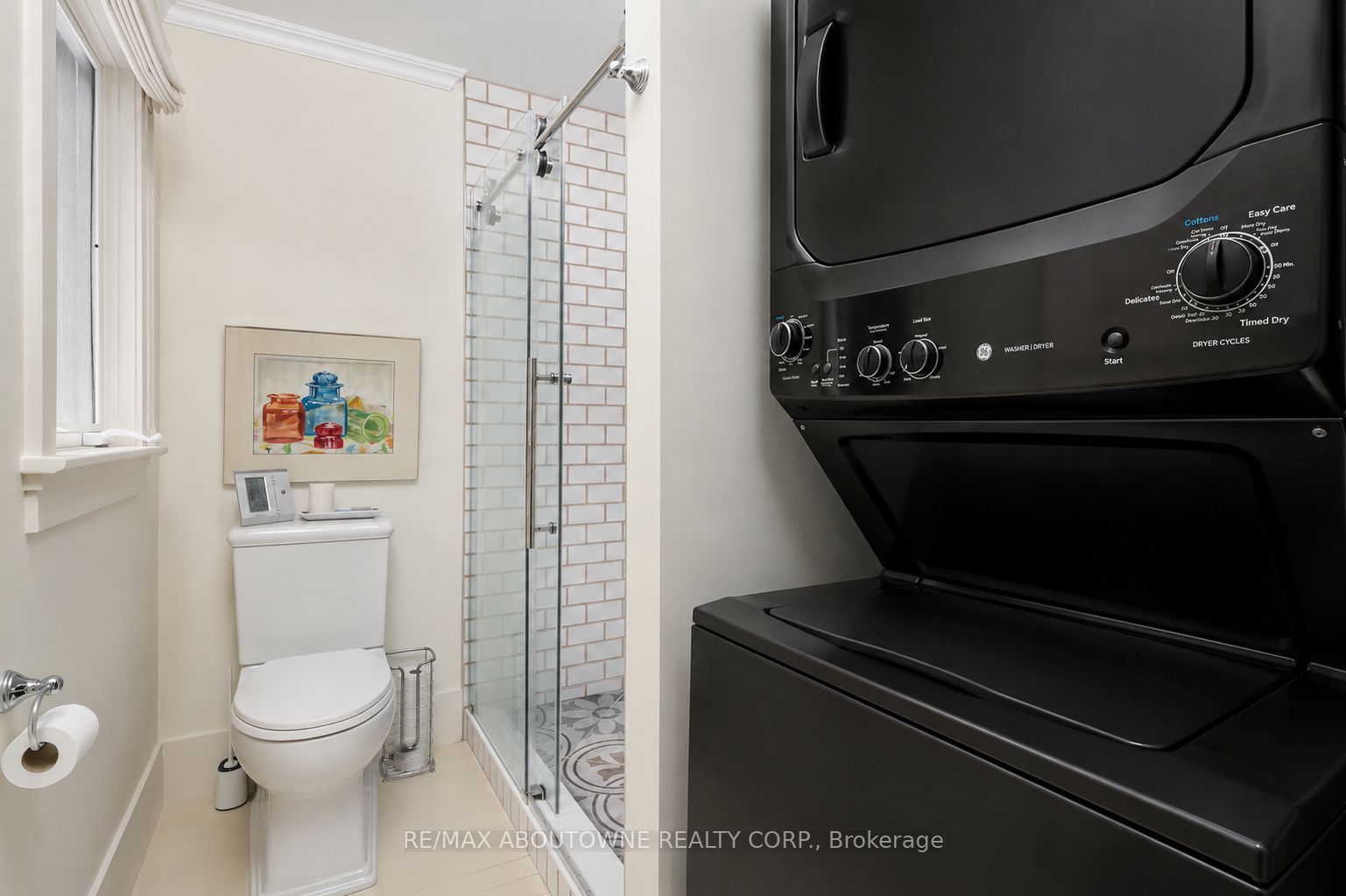 23 Alice Street E Property Photo 26
