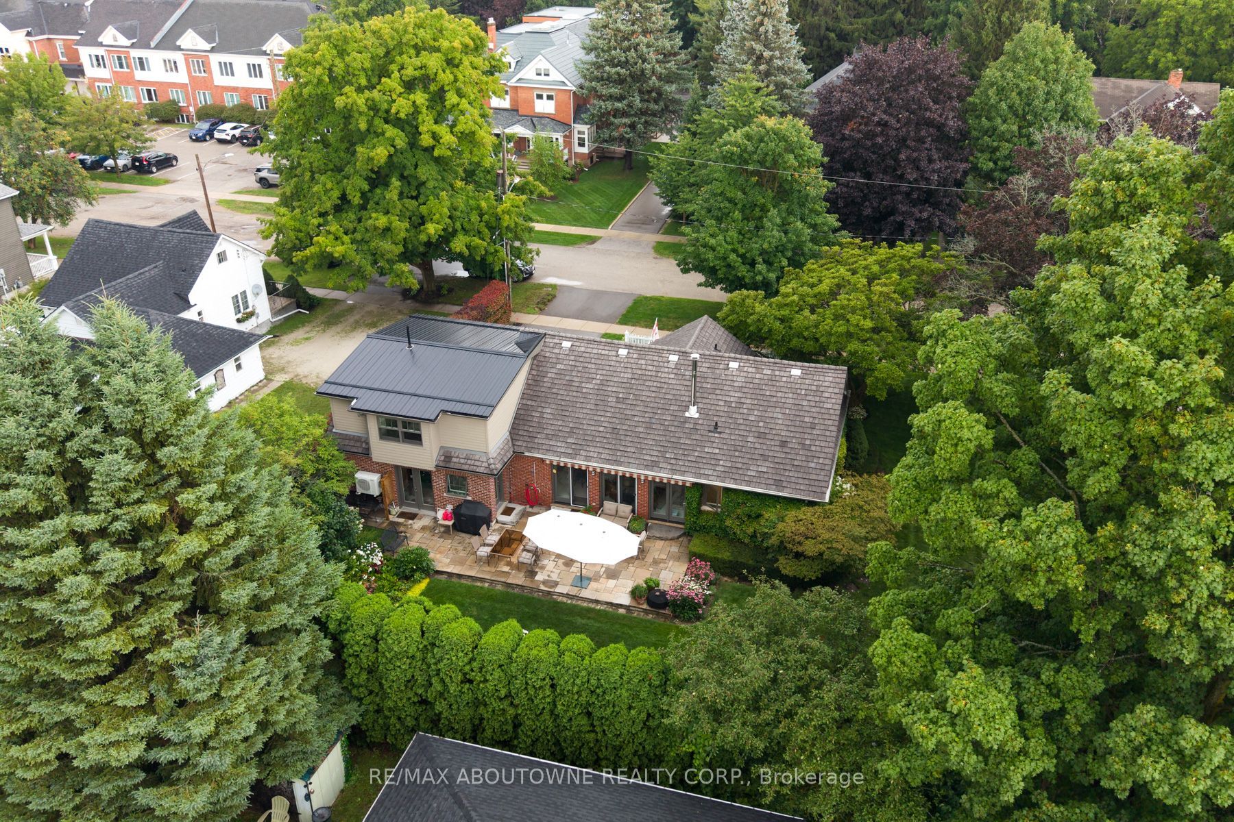 23 Alice Street E Property Photo 46