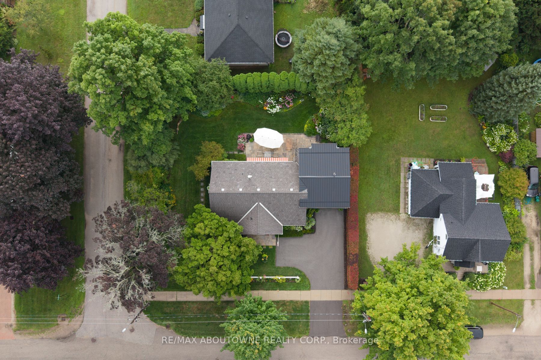23 Alice Street E Property Photo 48