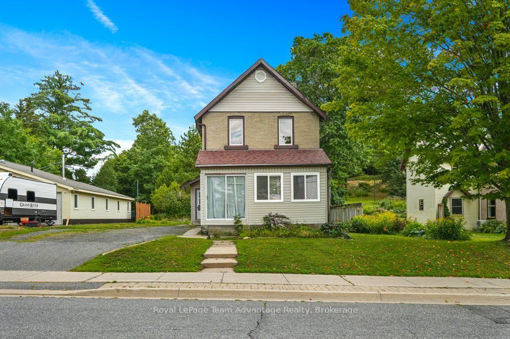 111 Gibson St Street Property Photo 1