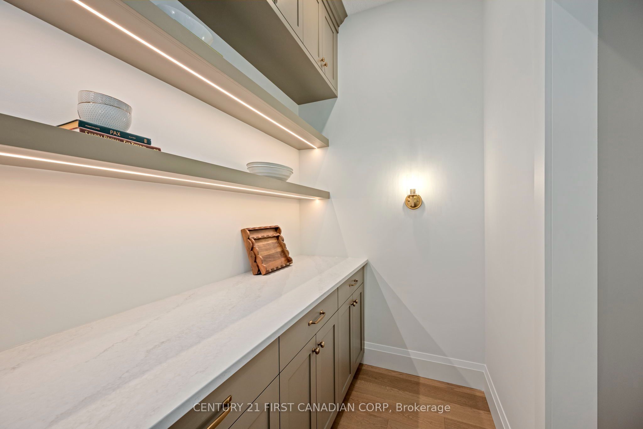 876 White Pine Street Property Photo 14