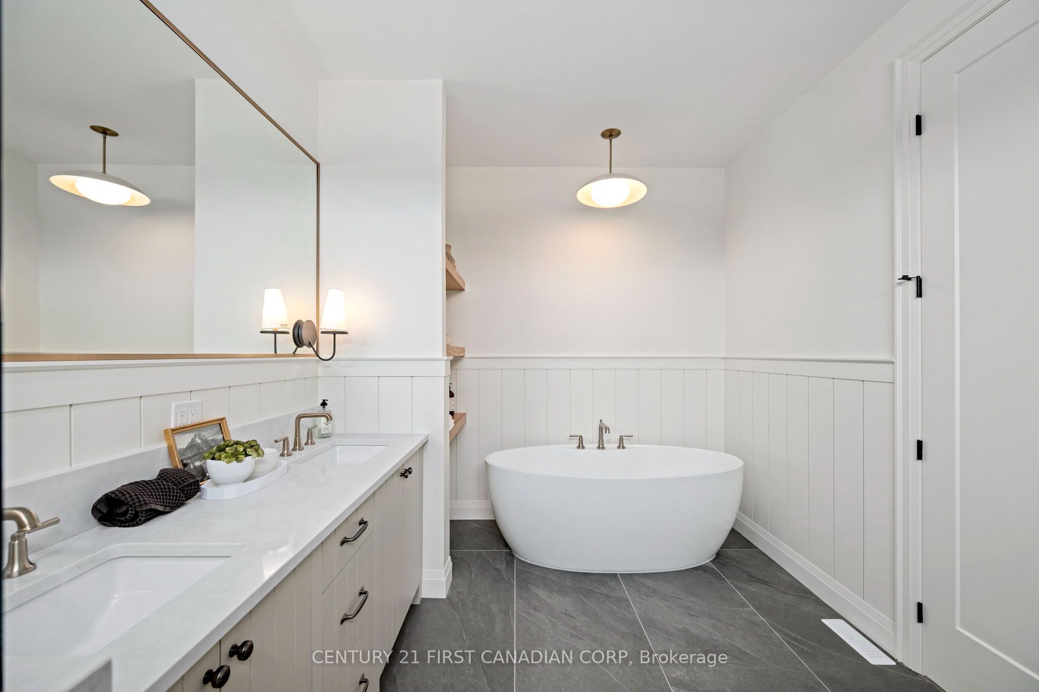 876 White Pine Street Property Photo 21