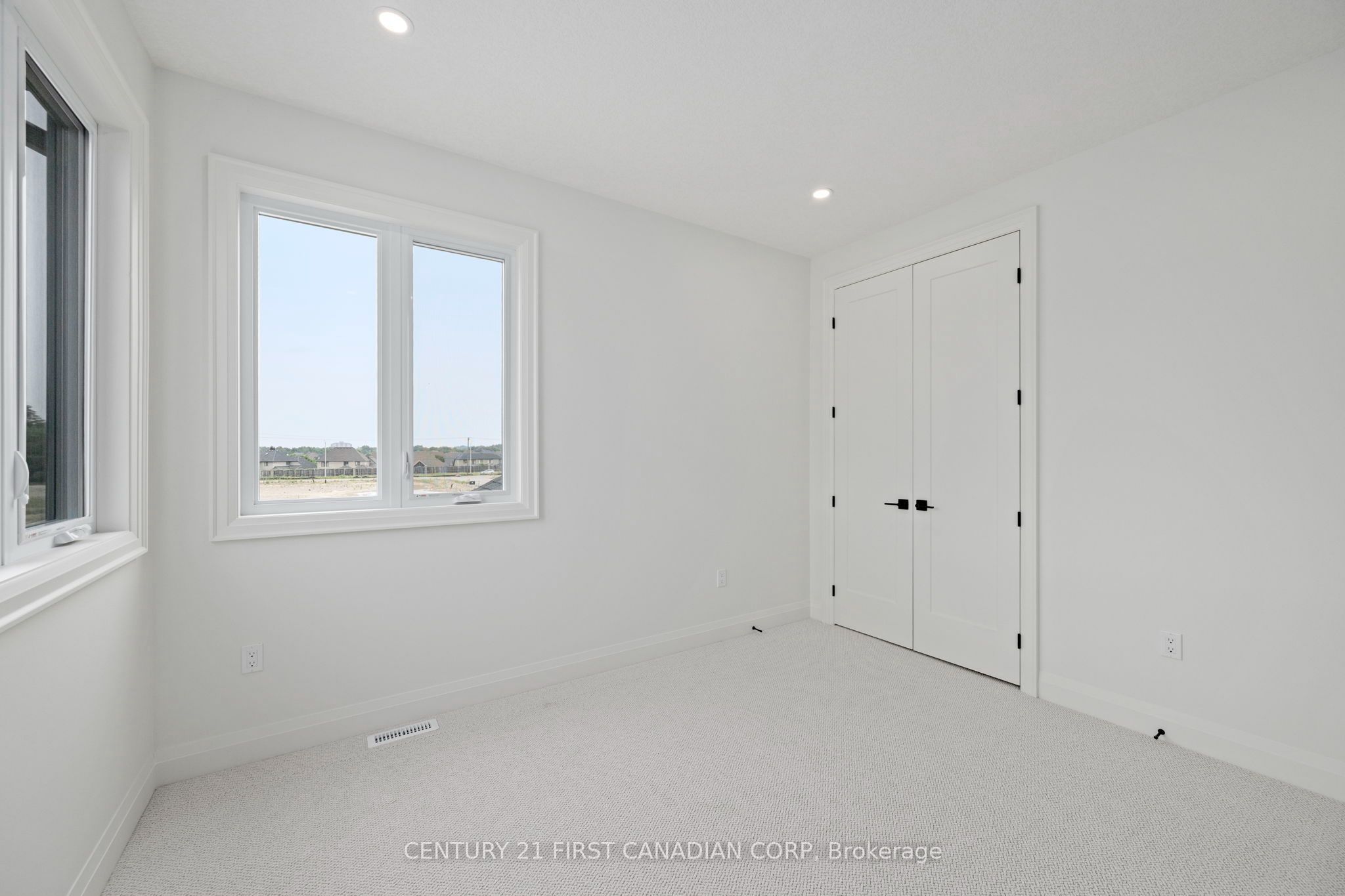 876 White Pine Street Property Photo 25