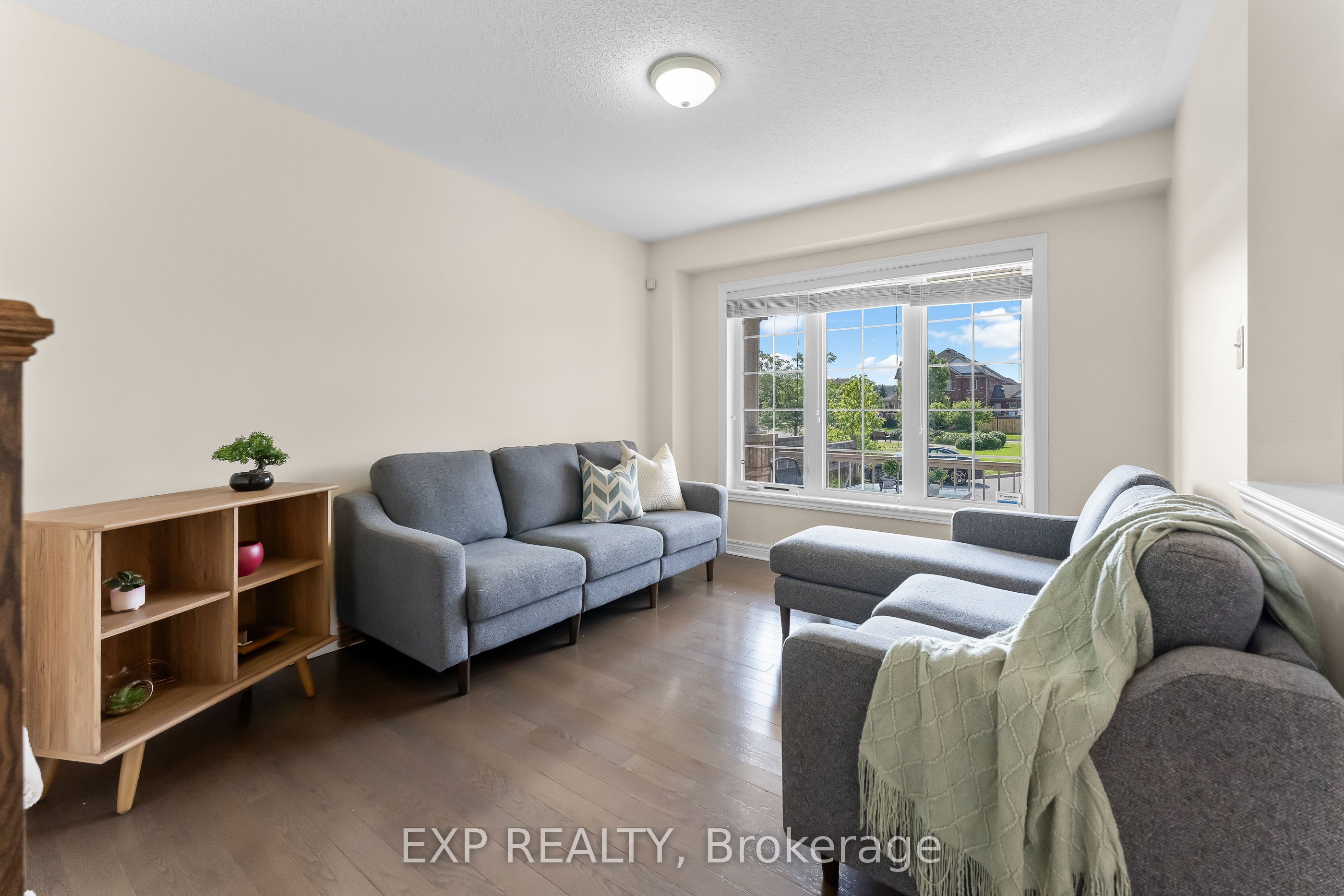 2 Durham Way Property Photo 8