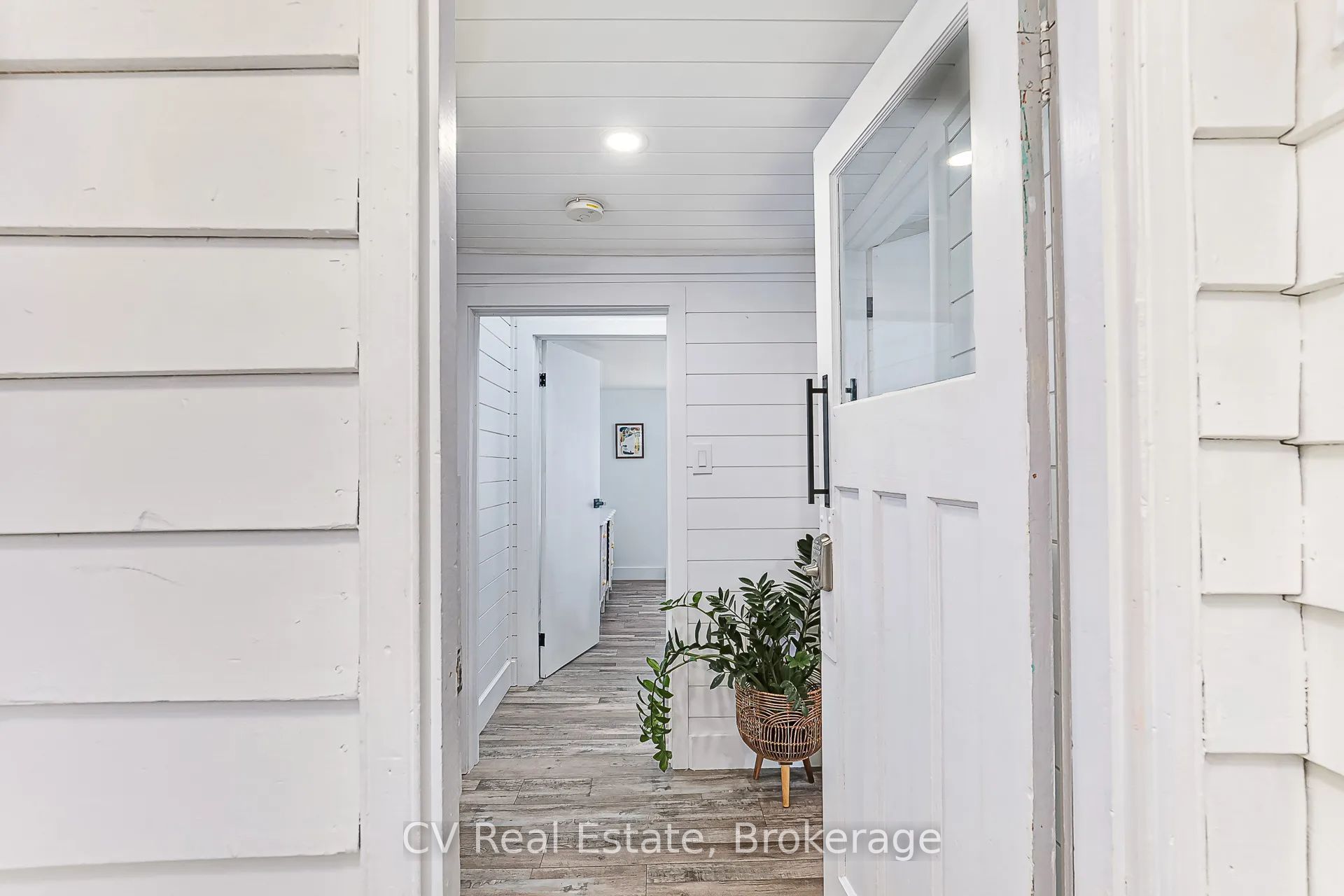 209583 26 Highway Property Photo 7