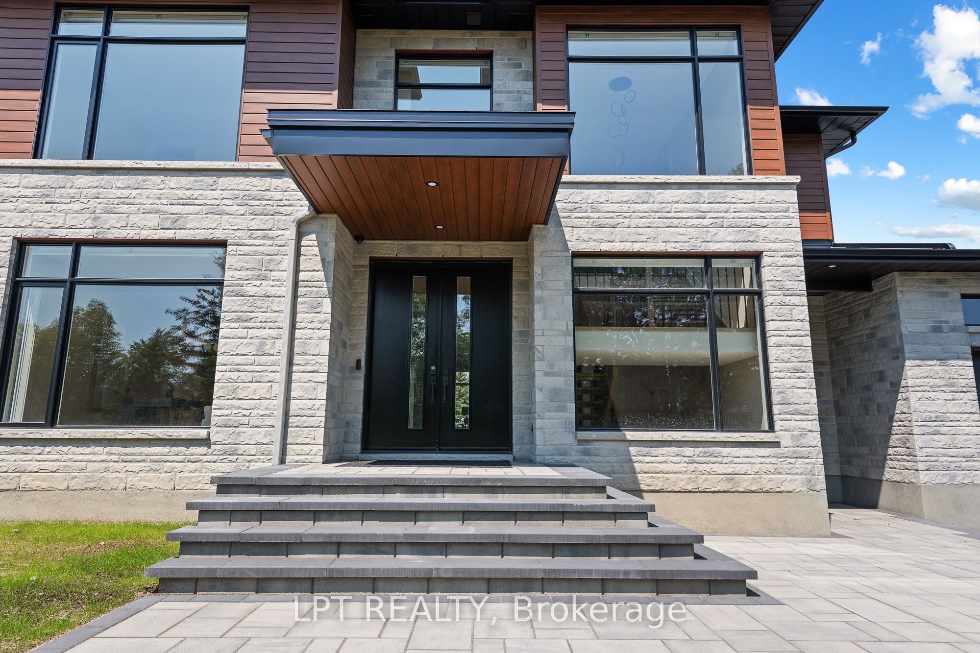 15 Briggs Avenue Property Photo 2