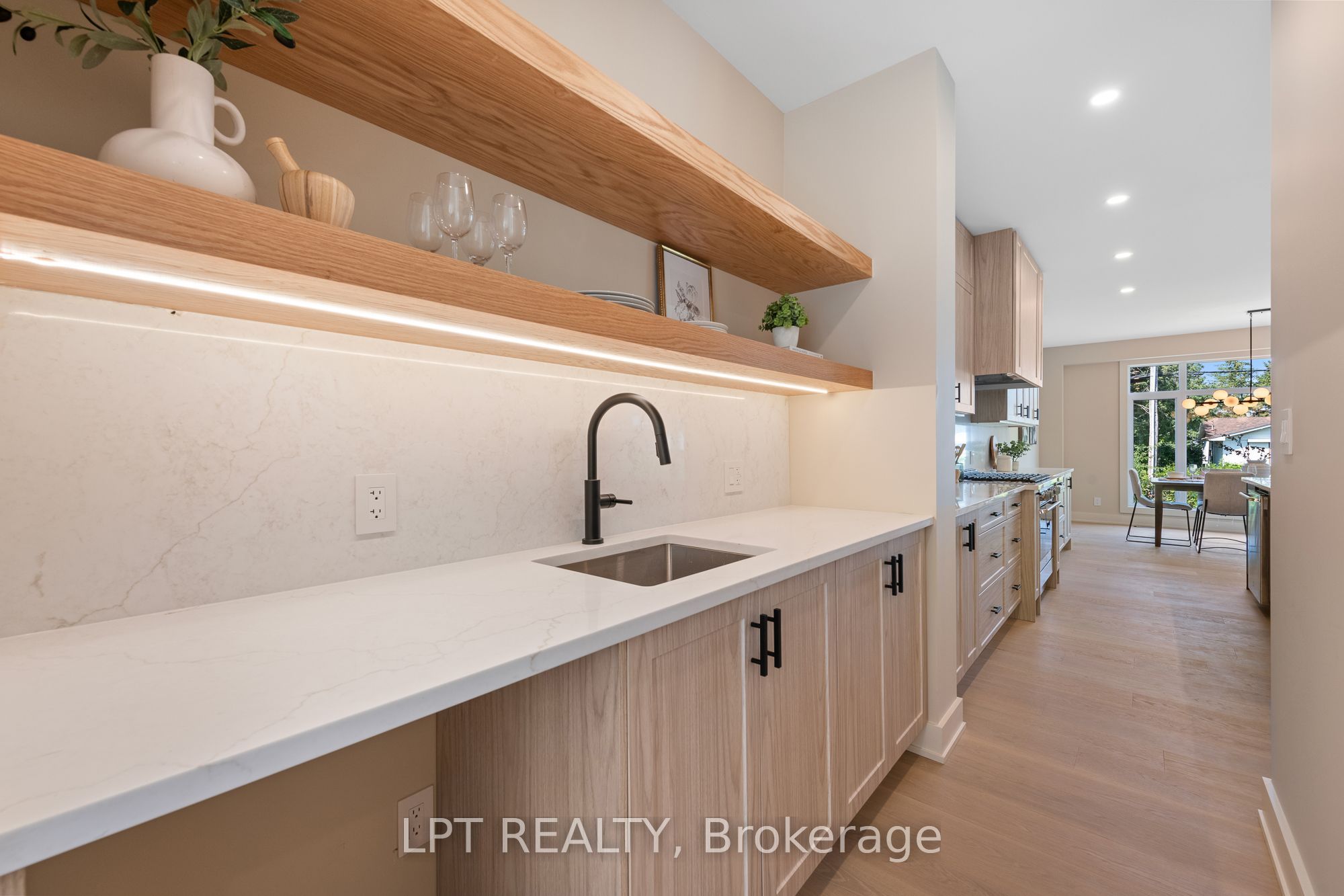 15 Briggs Avenue Property Photo 10
