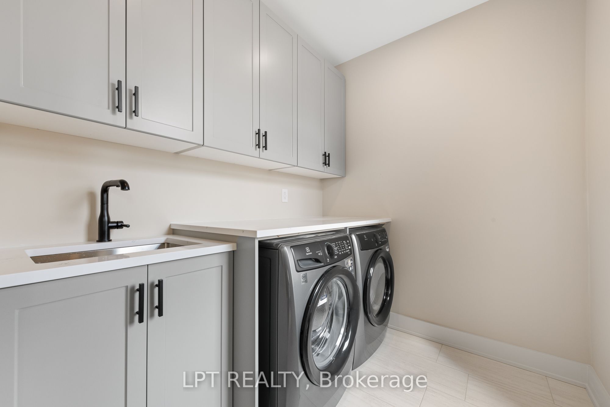 15 Briggs Avenue Property Photo 26