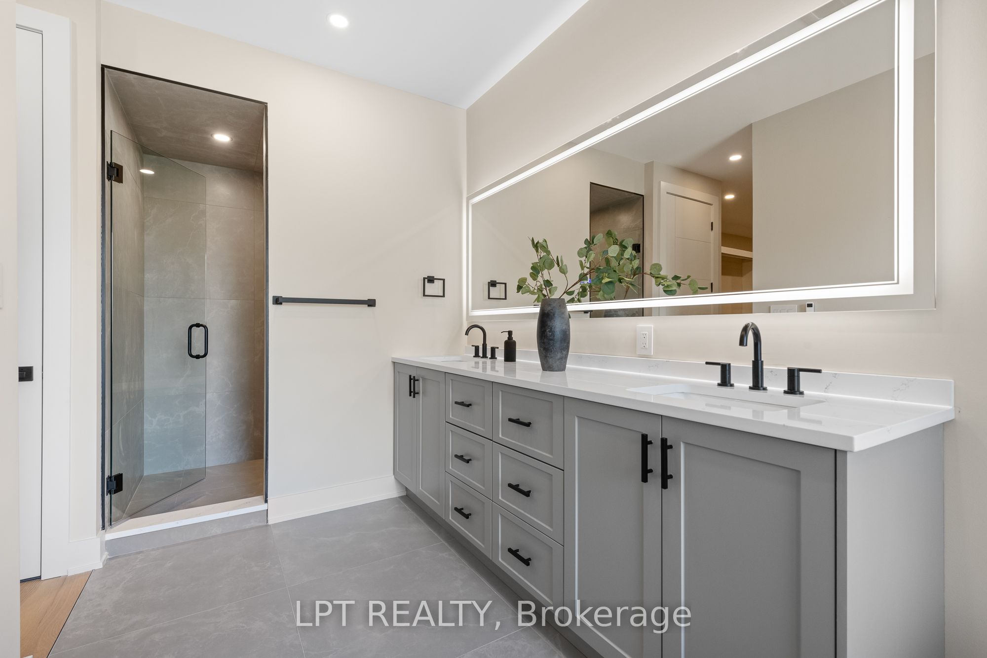15 Briggs Avenue Property Photo 33
