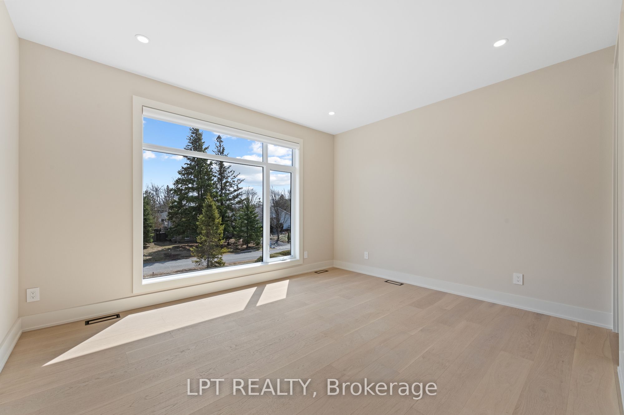15 Briggs Avenue Property Photo 36