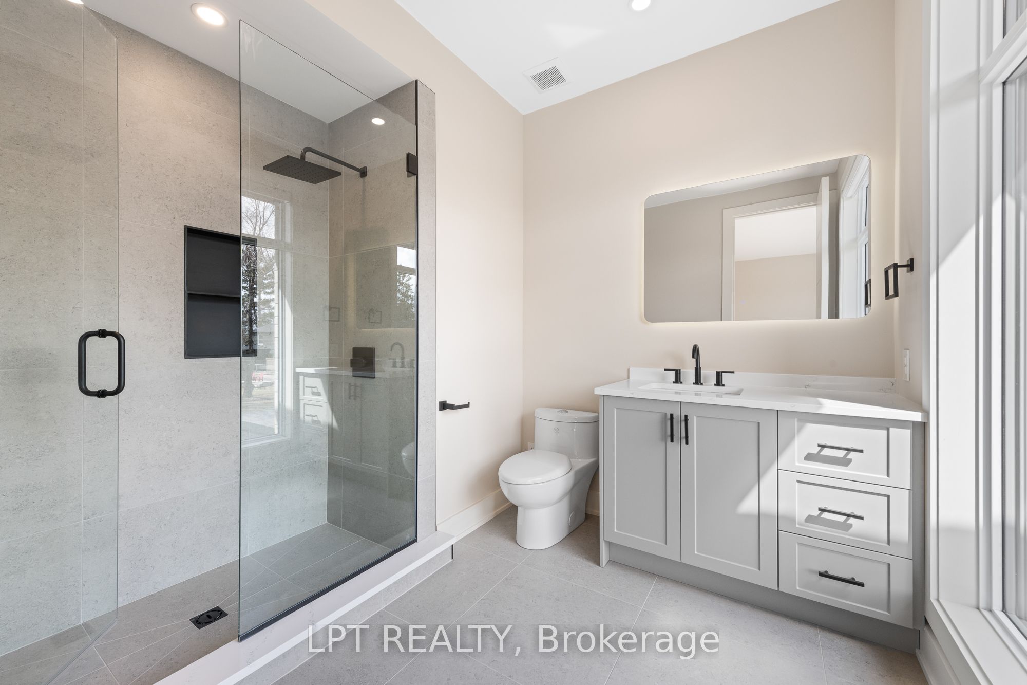15 Briggs Avenue Property Photo 38