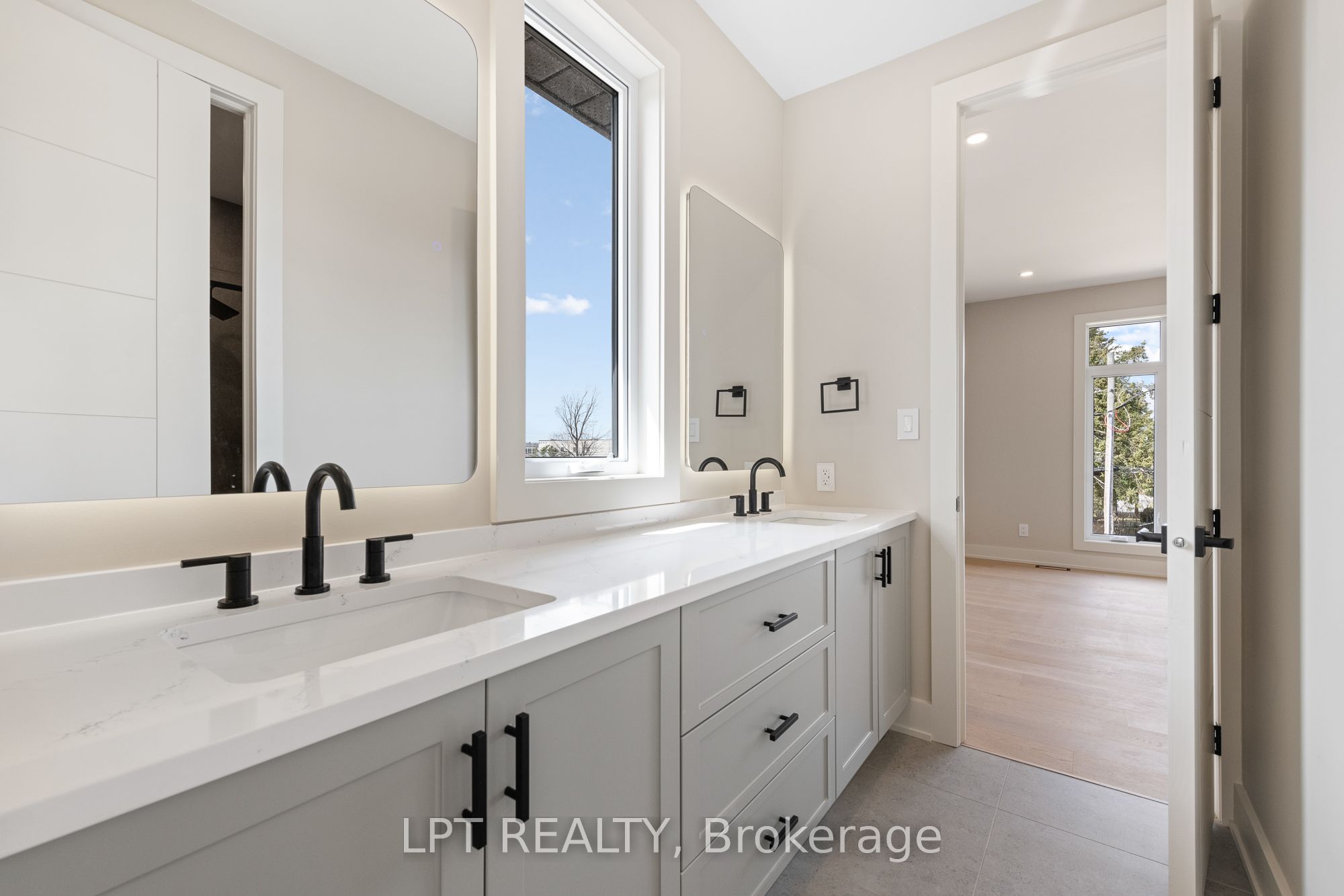 15 Briggs Avenue Property Photo 41
