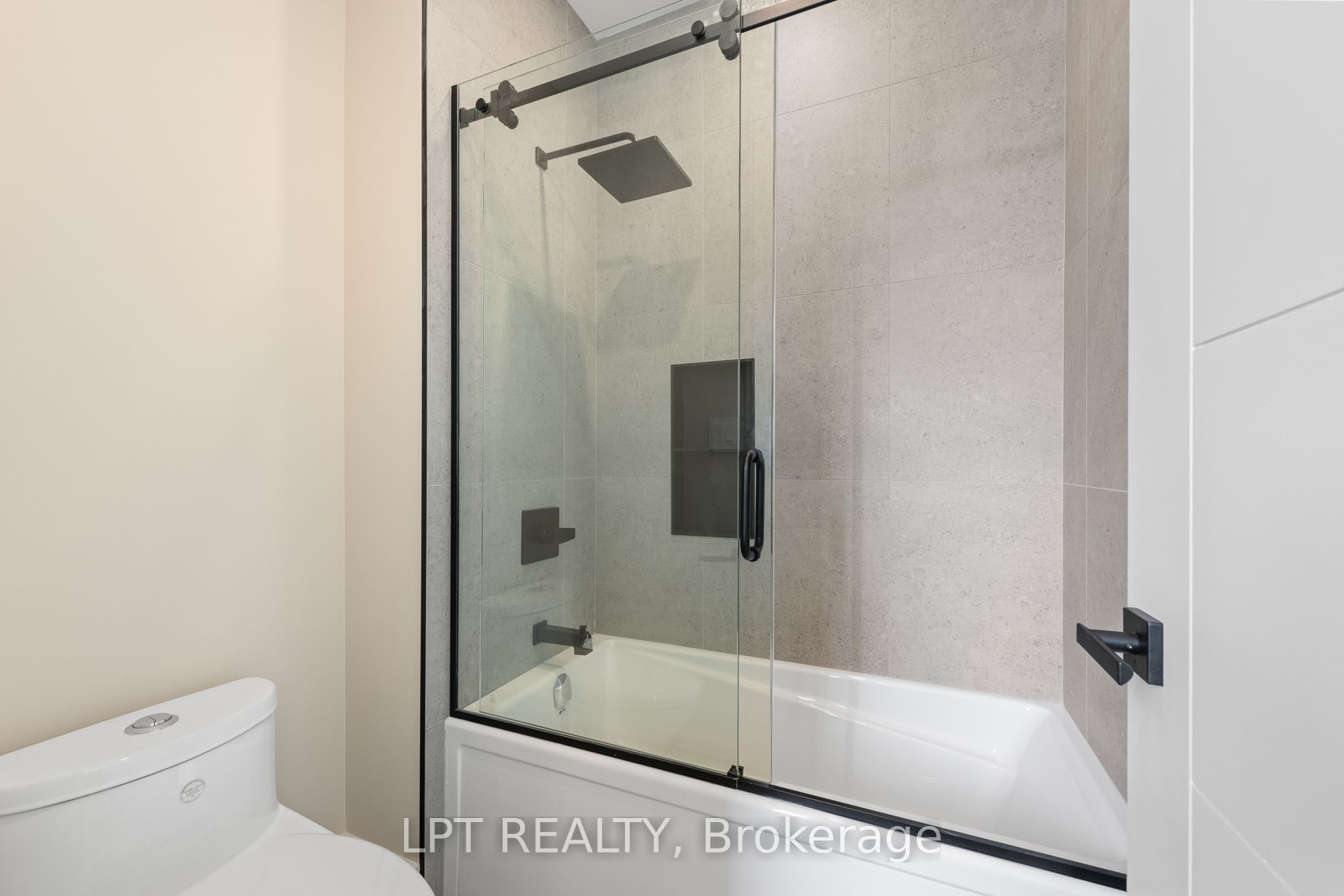 15 Briggs Avenue Property Photo 42