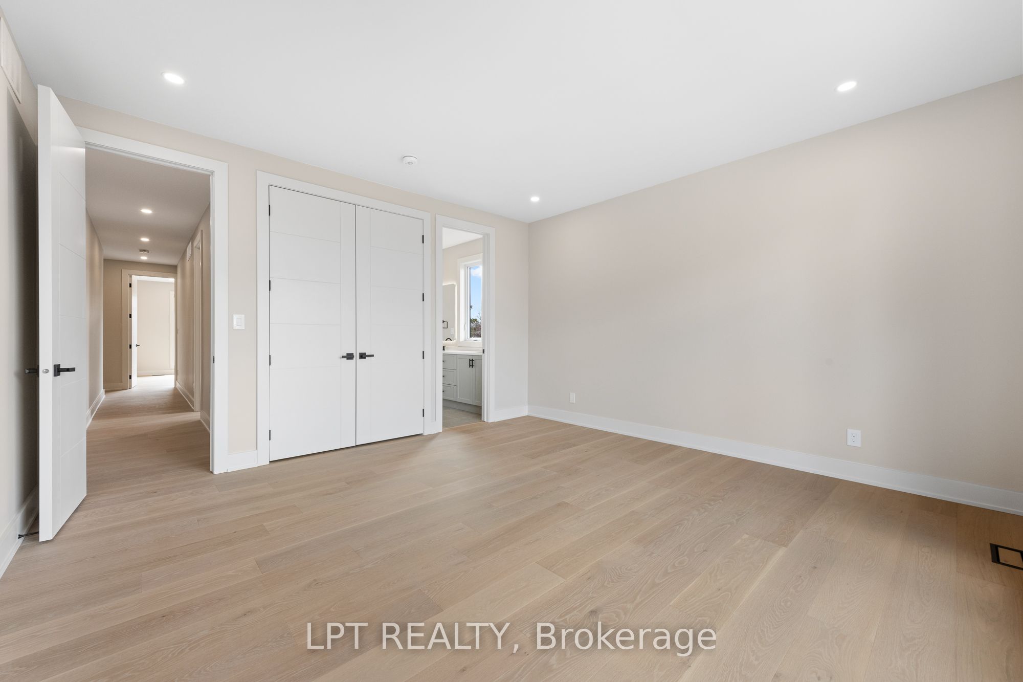 15 Briggs Avenue Property Photo 44