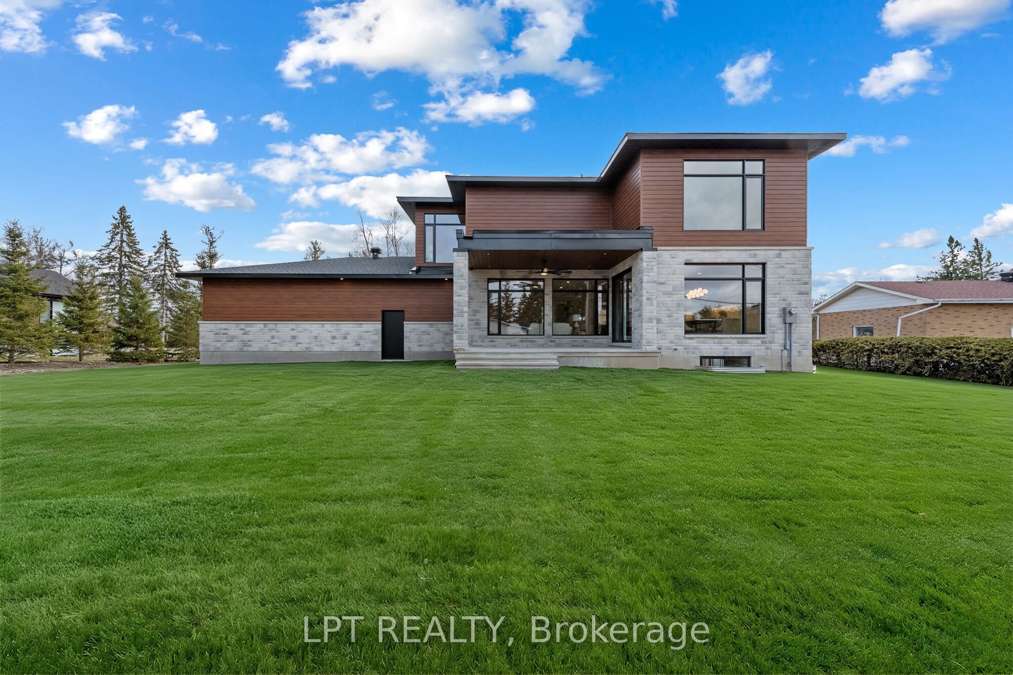 15 Briggs Avenue Property Photo 46