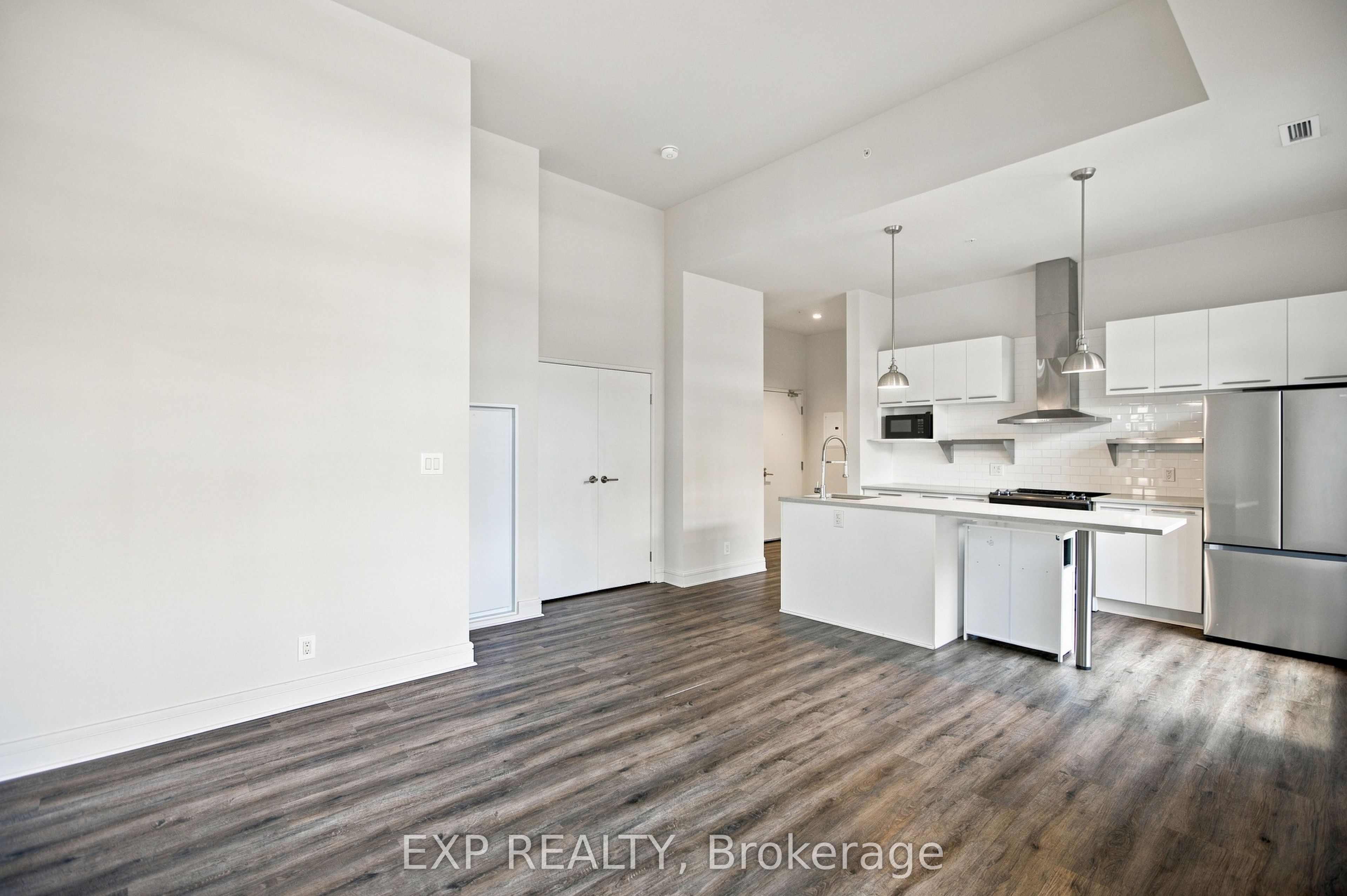 555 Anand Private 109 Property Photo 7
