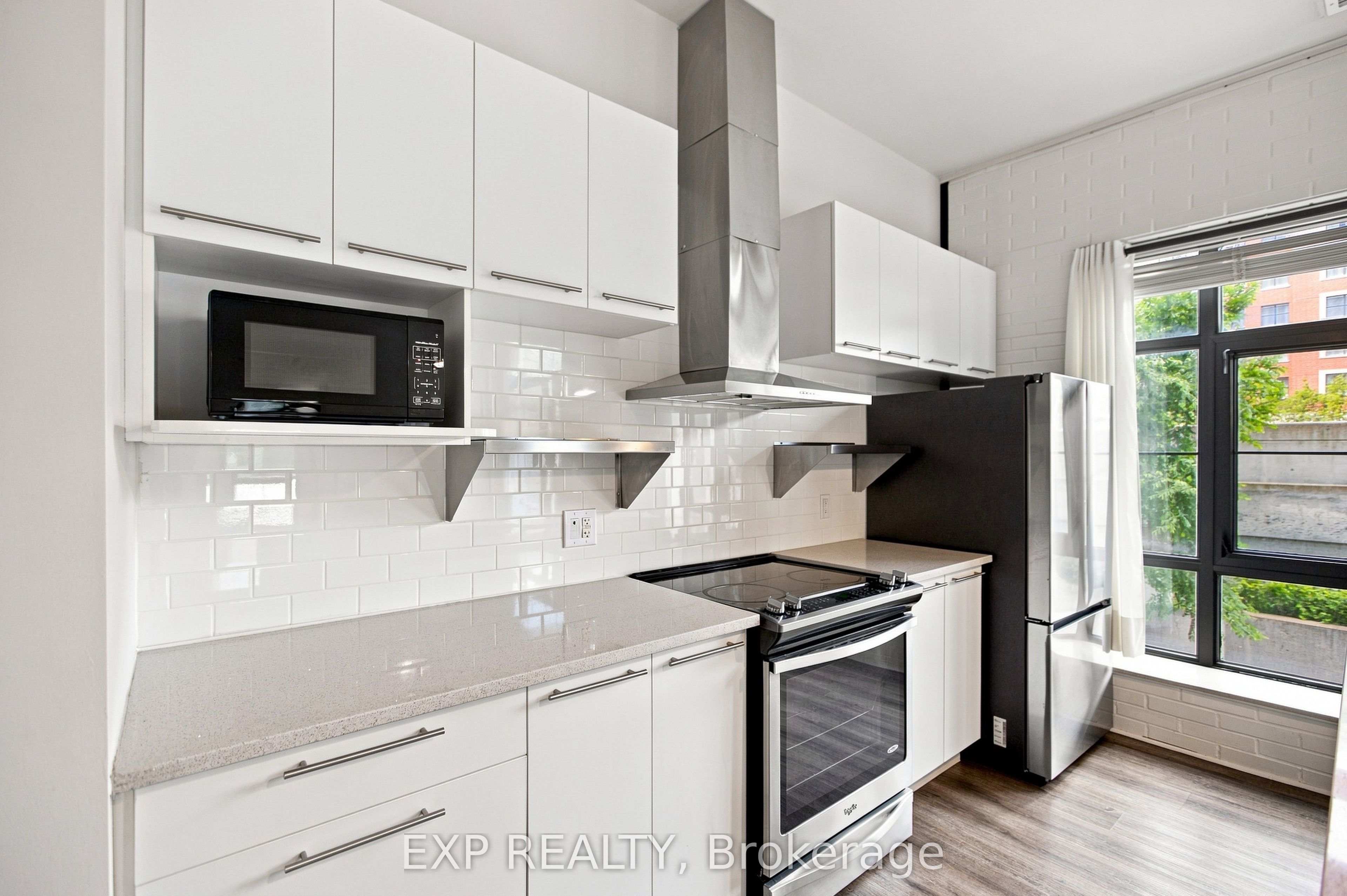 555 Anand Private 109 Property Photo 15