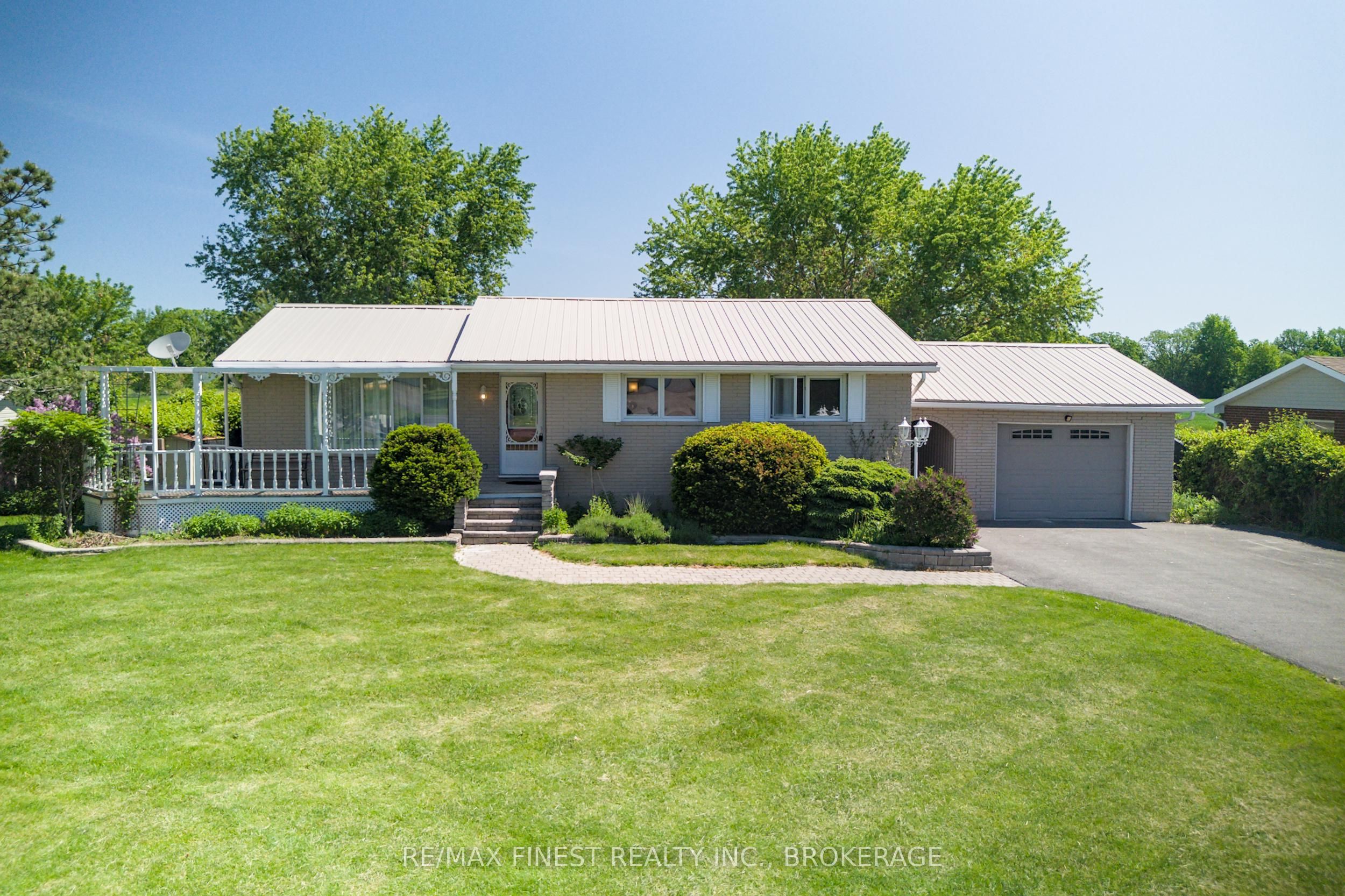301 County Rd 8 Property Photo 1