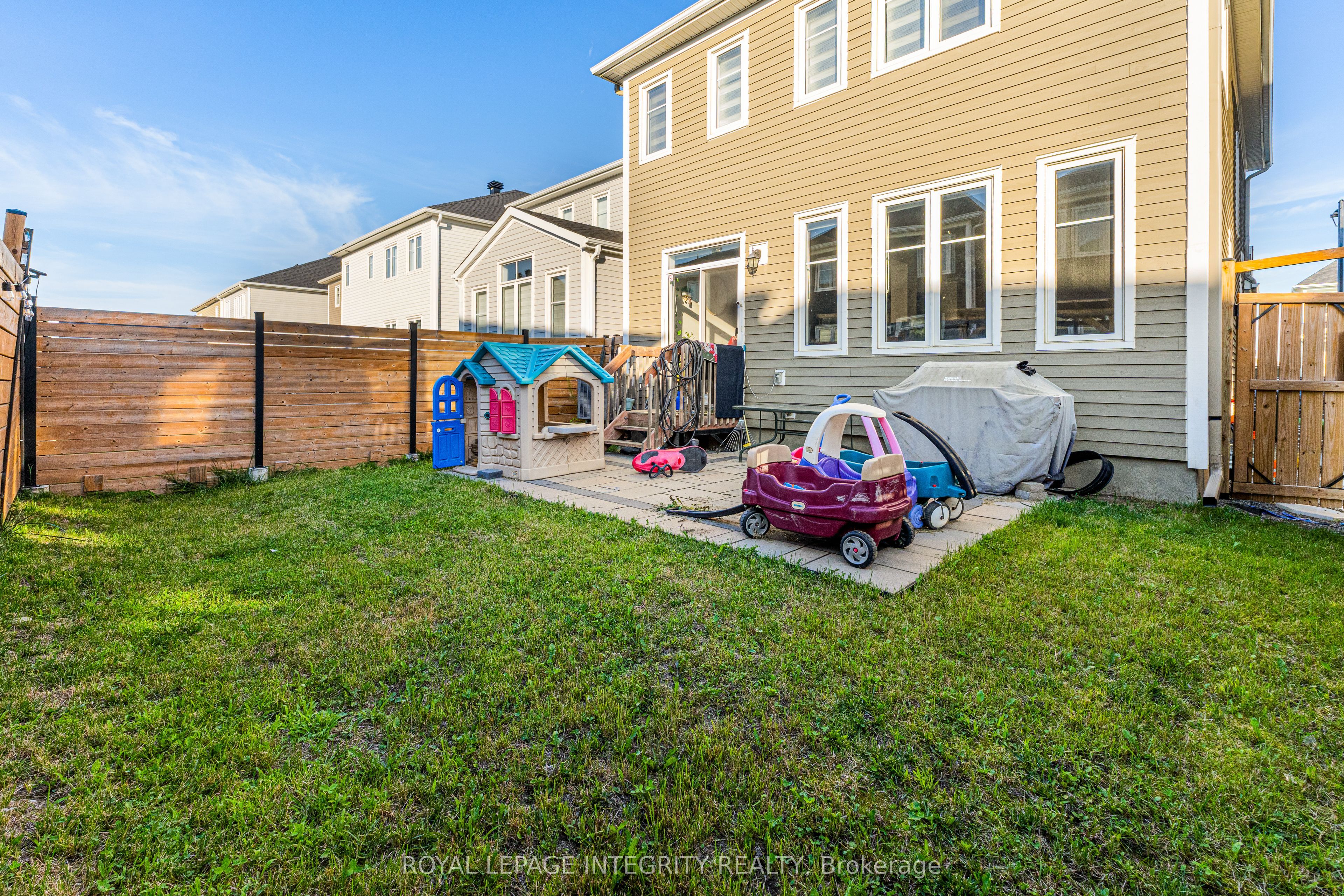 69 Pelham Crescent Property Photo 32