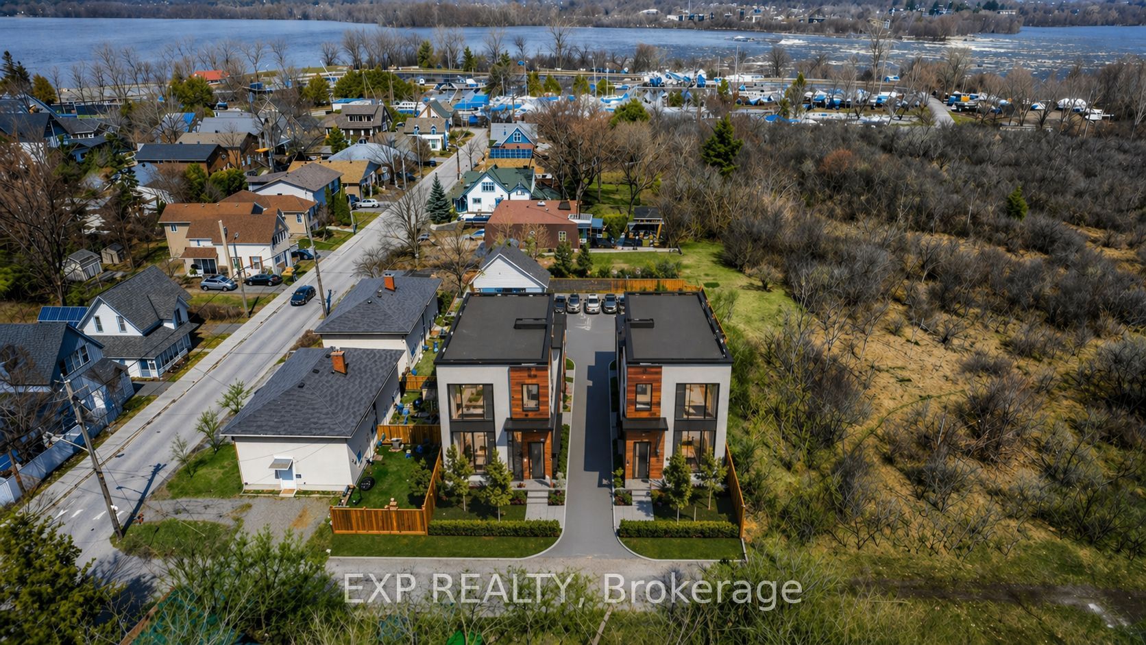 2725 Rowatt Street Property Photo 6