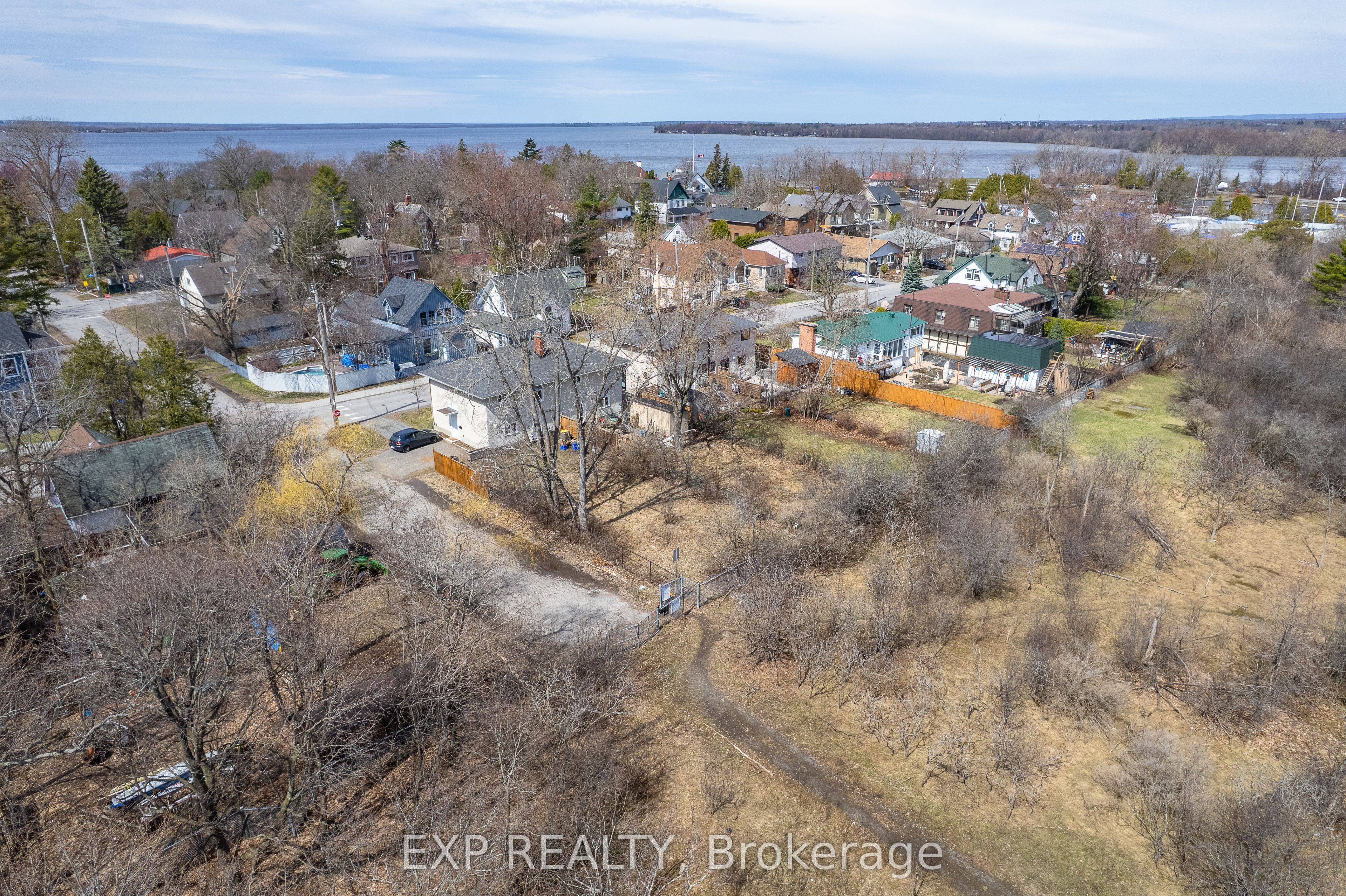 2725 Rowatt Street Property Photo 13