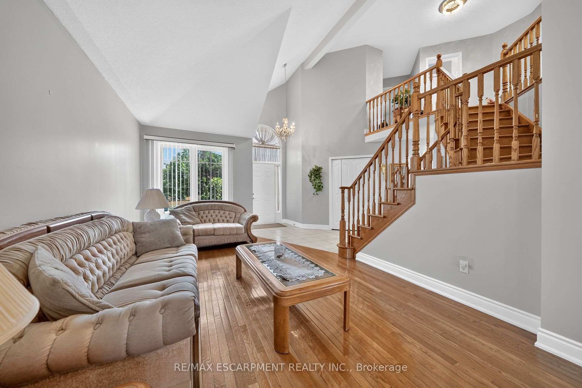 42 Hillgarden Drive Property Photo 11
