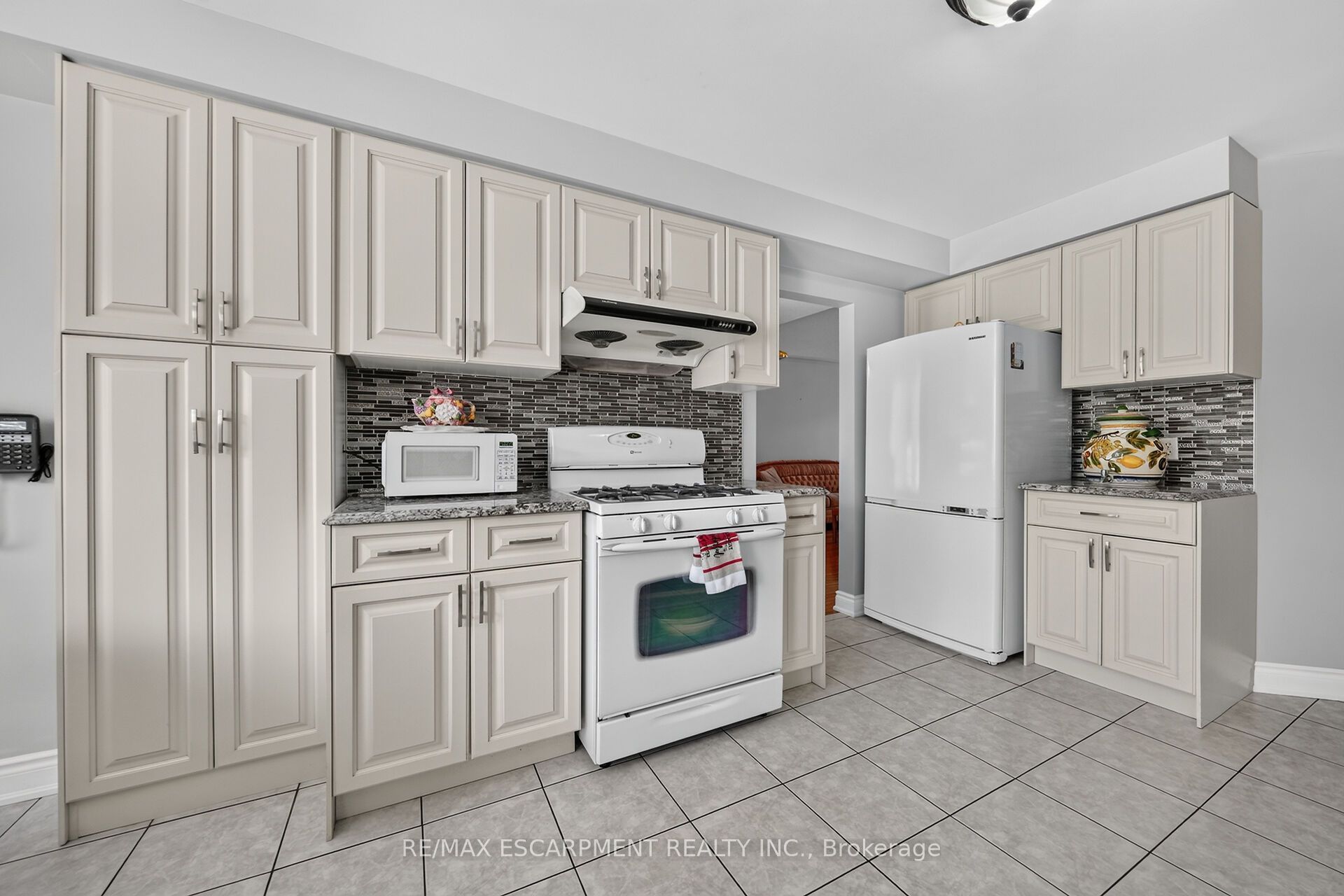 42 Hillgarden Drive Property Photo 18