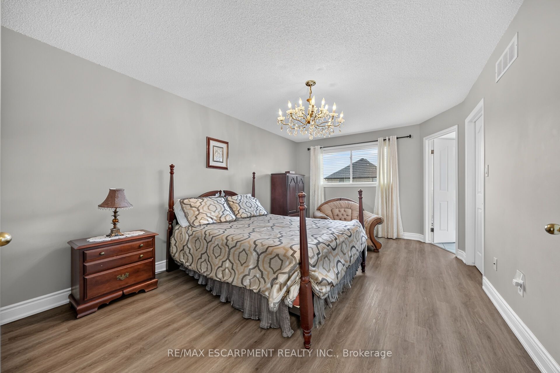 42 Hillgarden Drive Property Photo 32