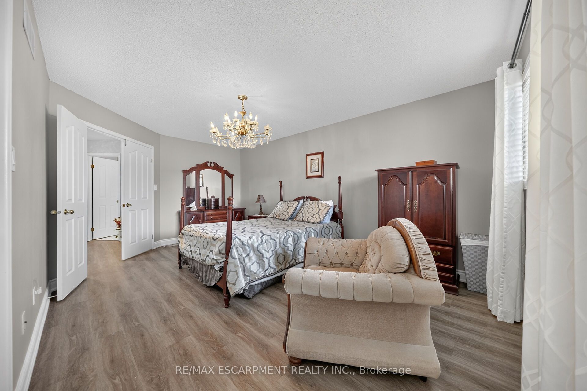 42 Hillgarden Drive Property Photo 34