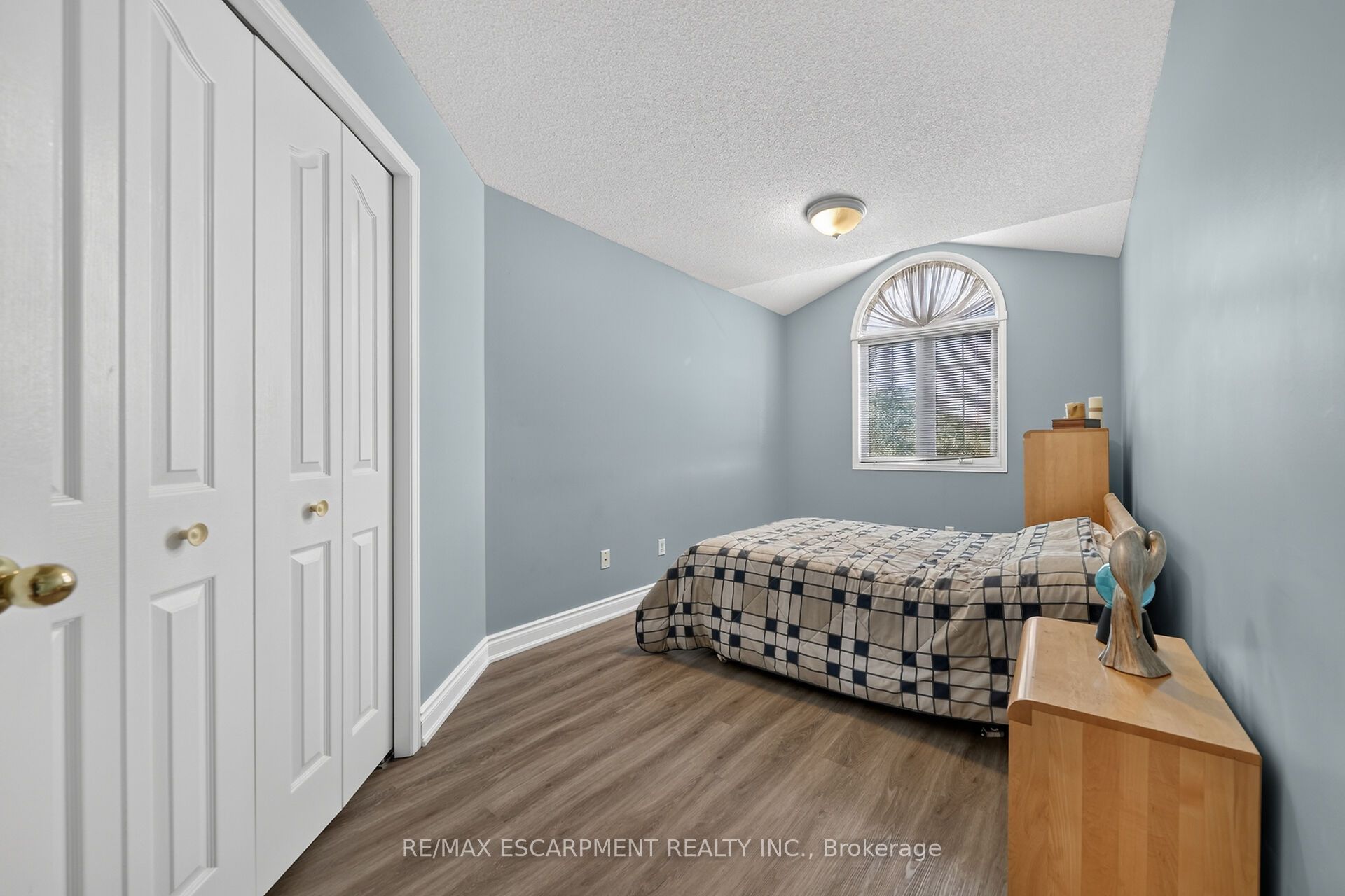 42 Hillgarden Drive Property Photo 38