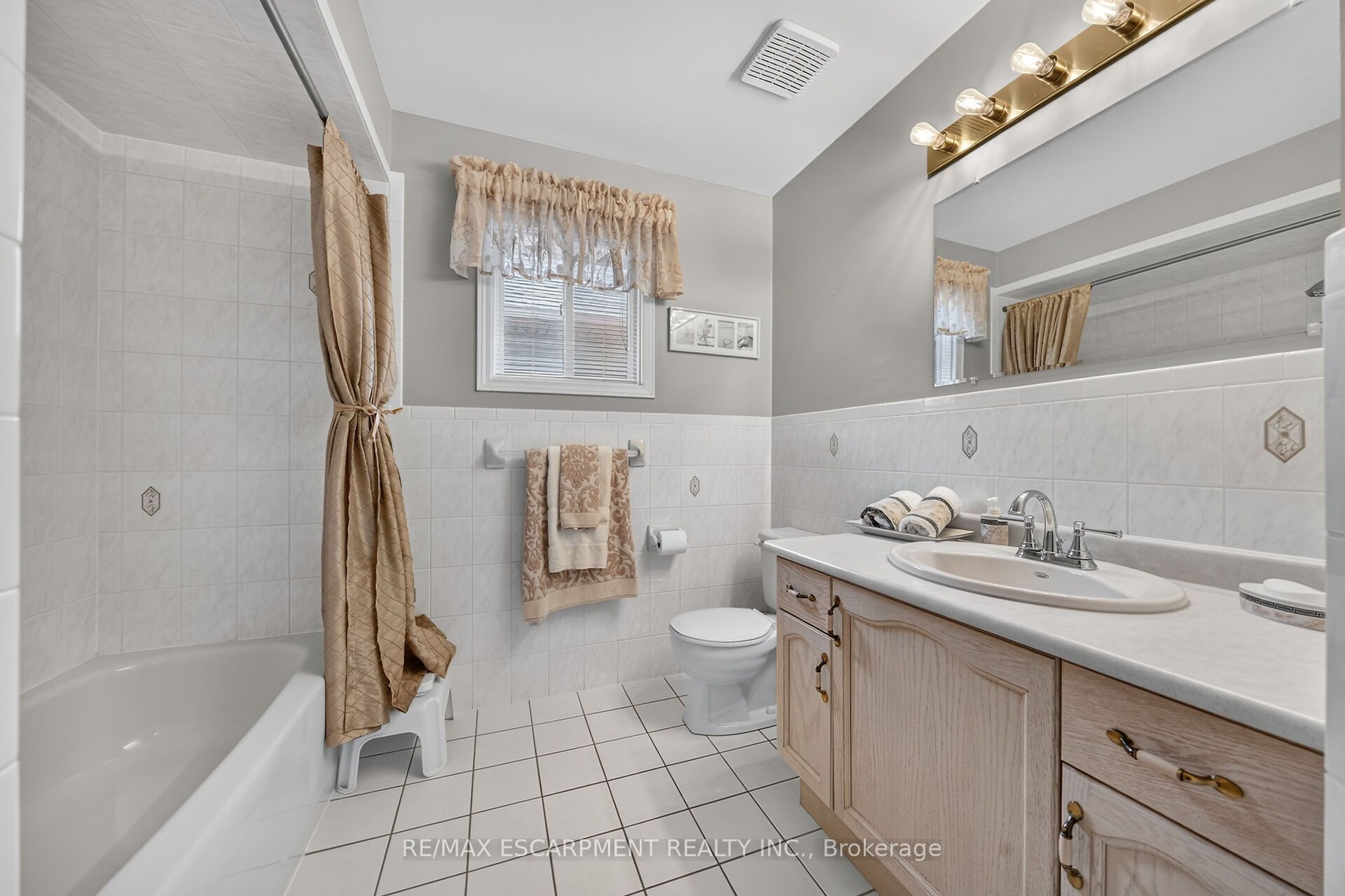 42 Hillgarden Drive Property Photo 41