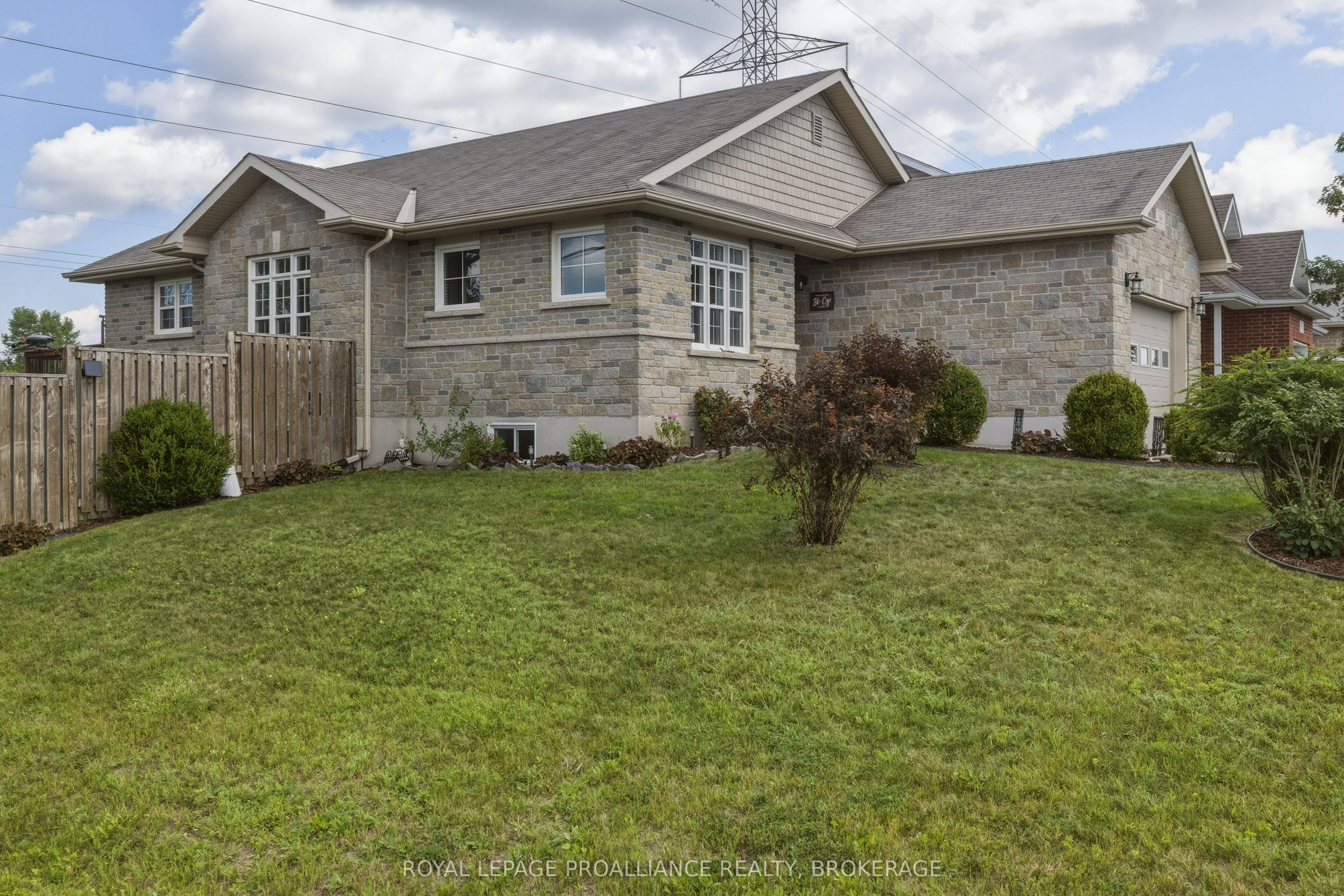 1464 Ottawa Street Property Photo 3