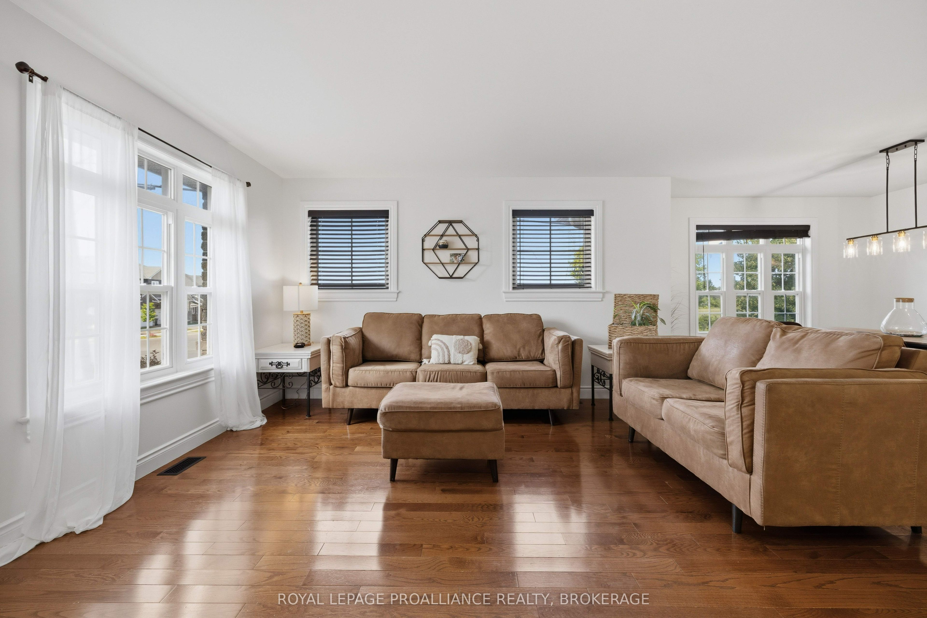 1464 Ottawa Street Property Photo 6