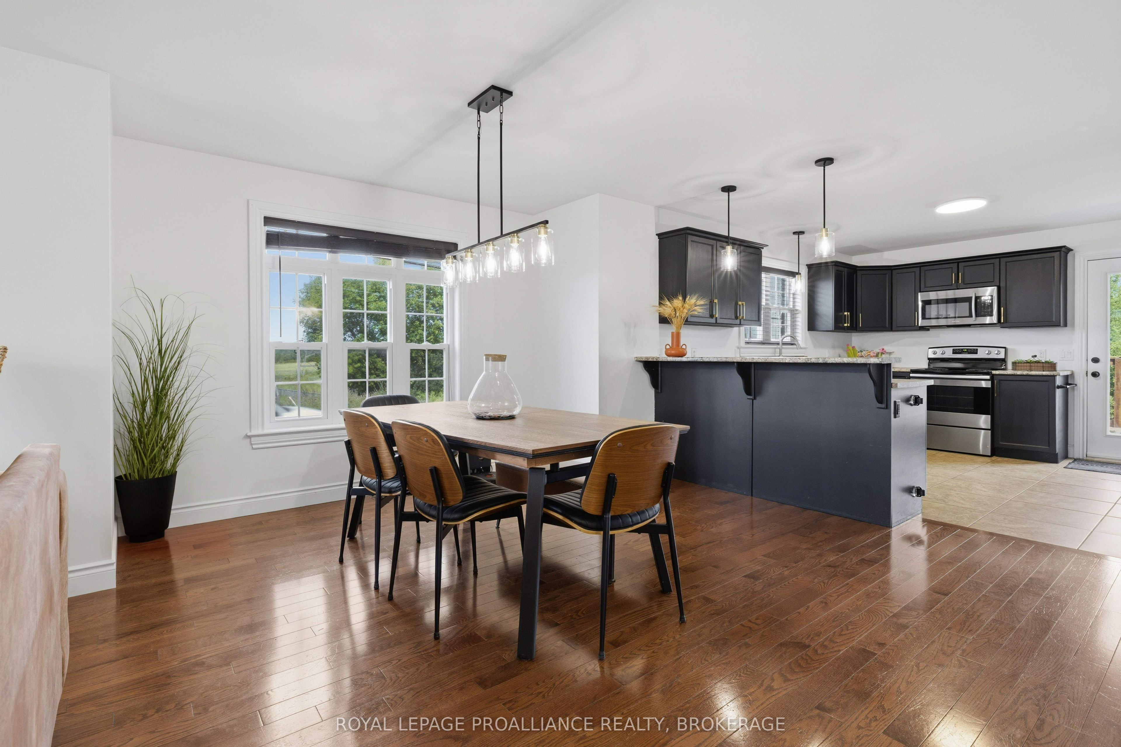 1464 Ottawa Street Property Photo 8