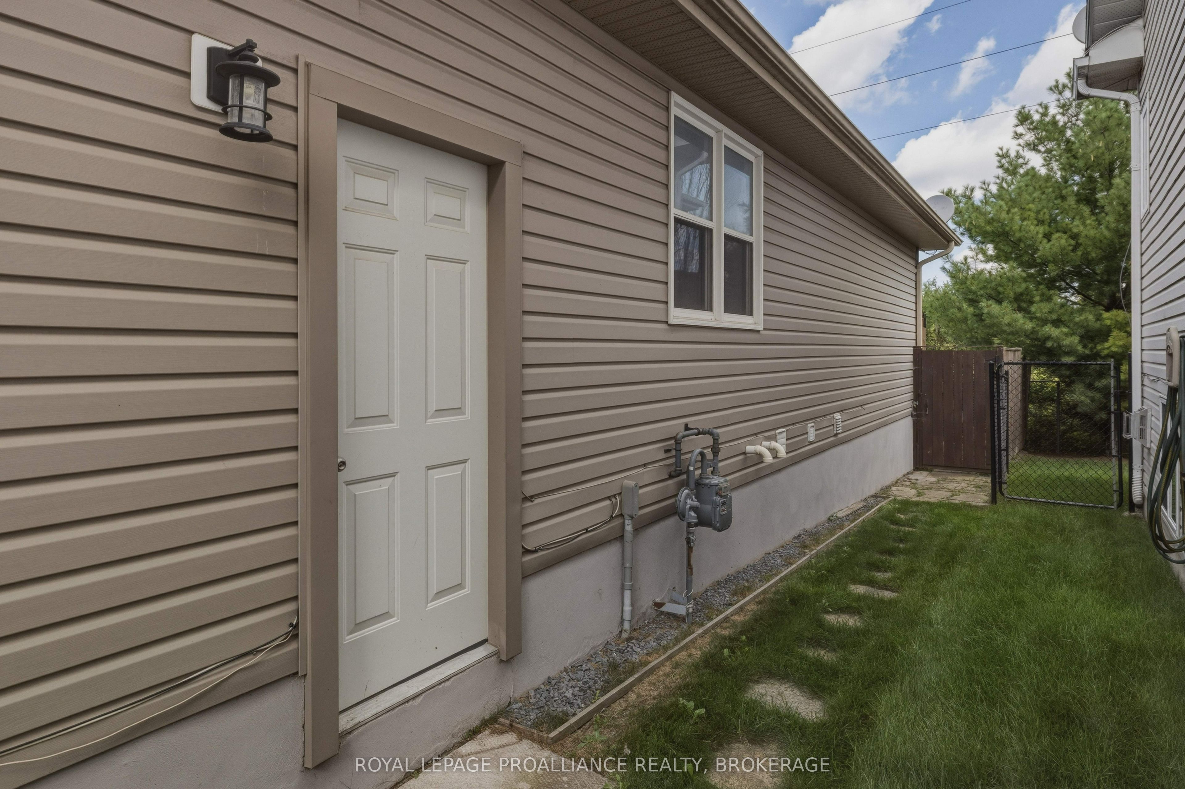 1464 Ottawa Street Property Photo 35