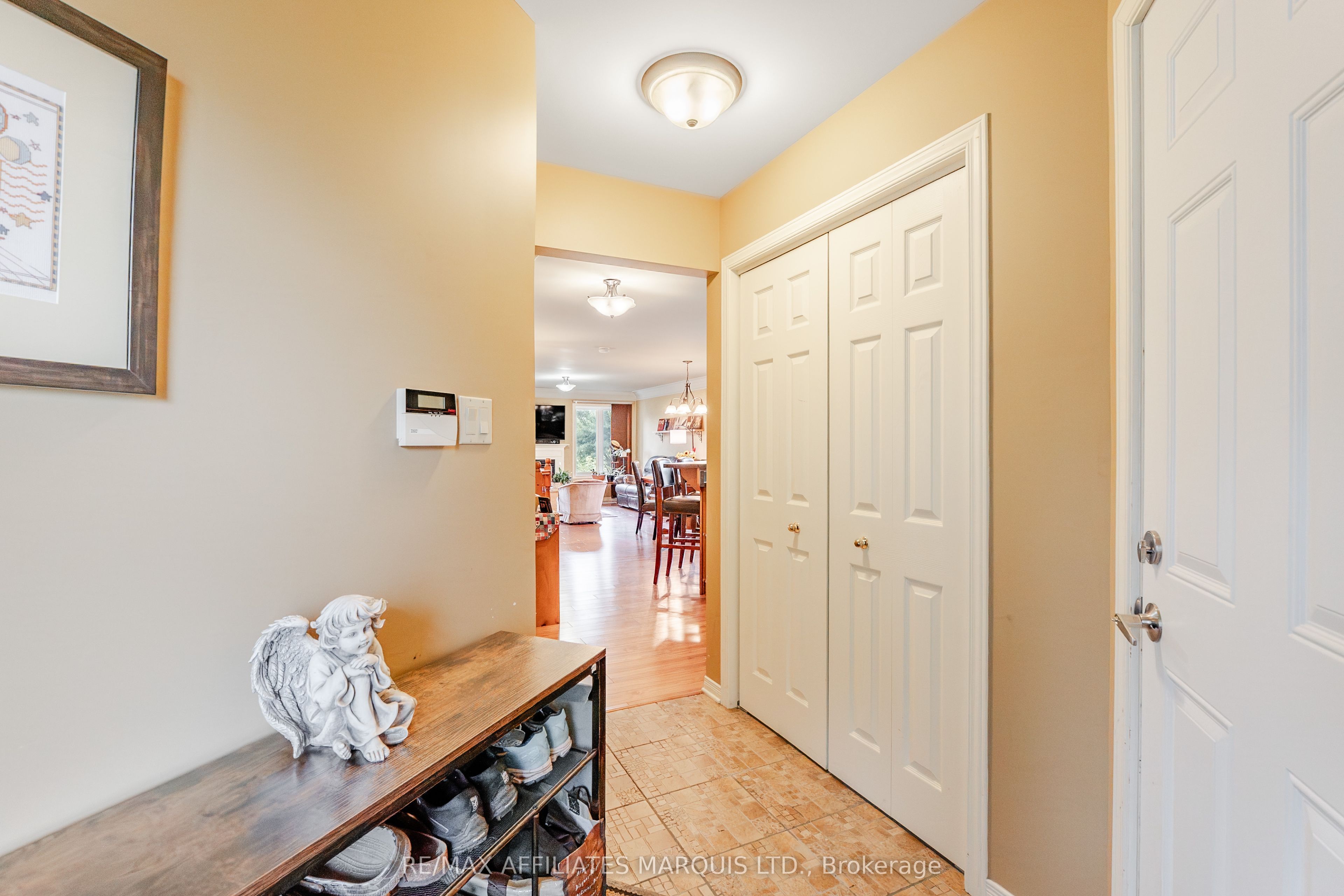 2230 Glen Brook Drive Property Photo 6