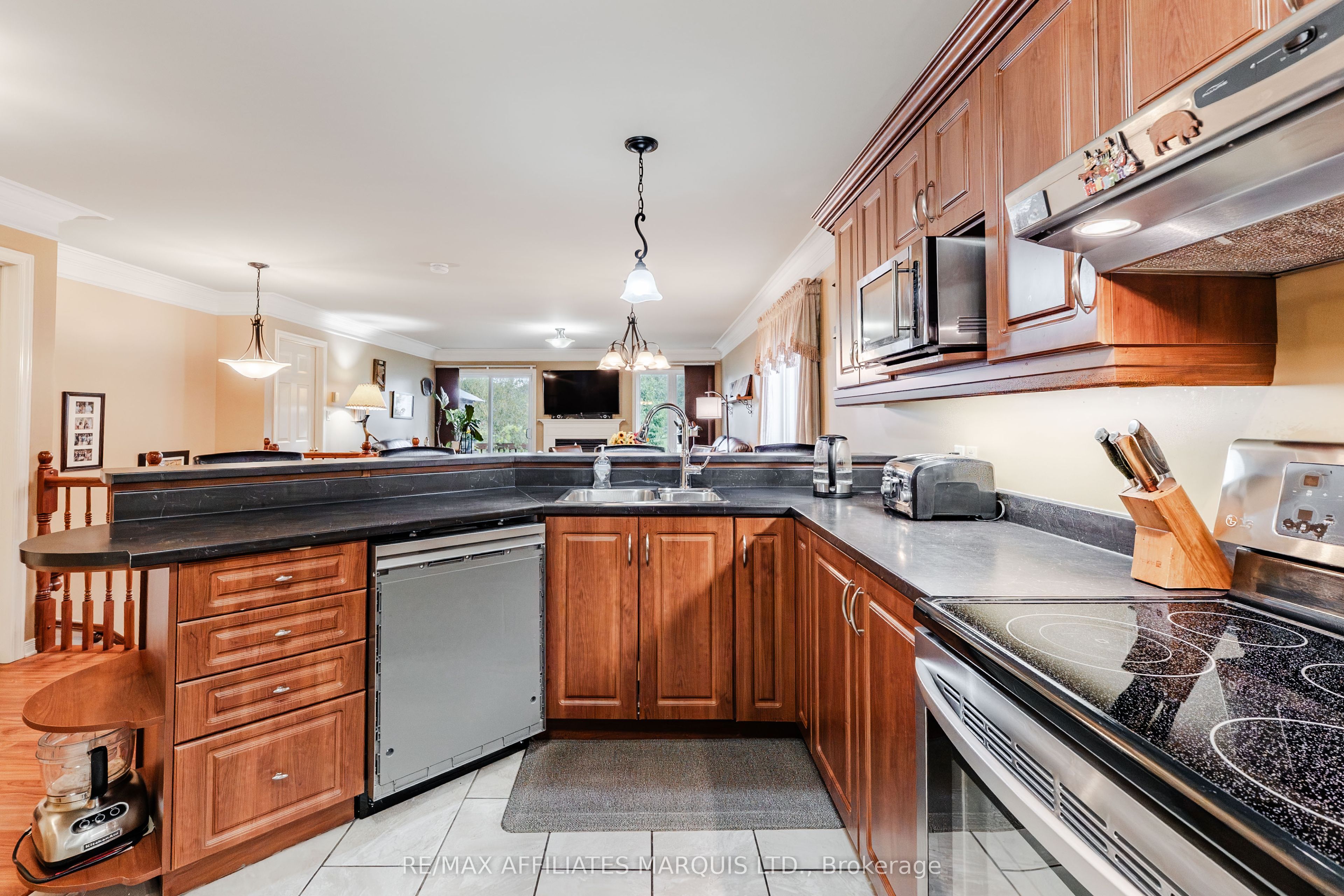 2230 Glen Brook Drive Property Photo 8