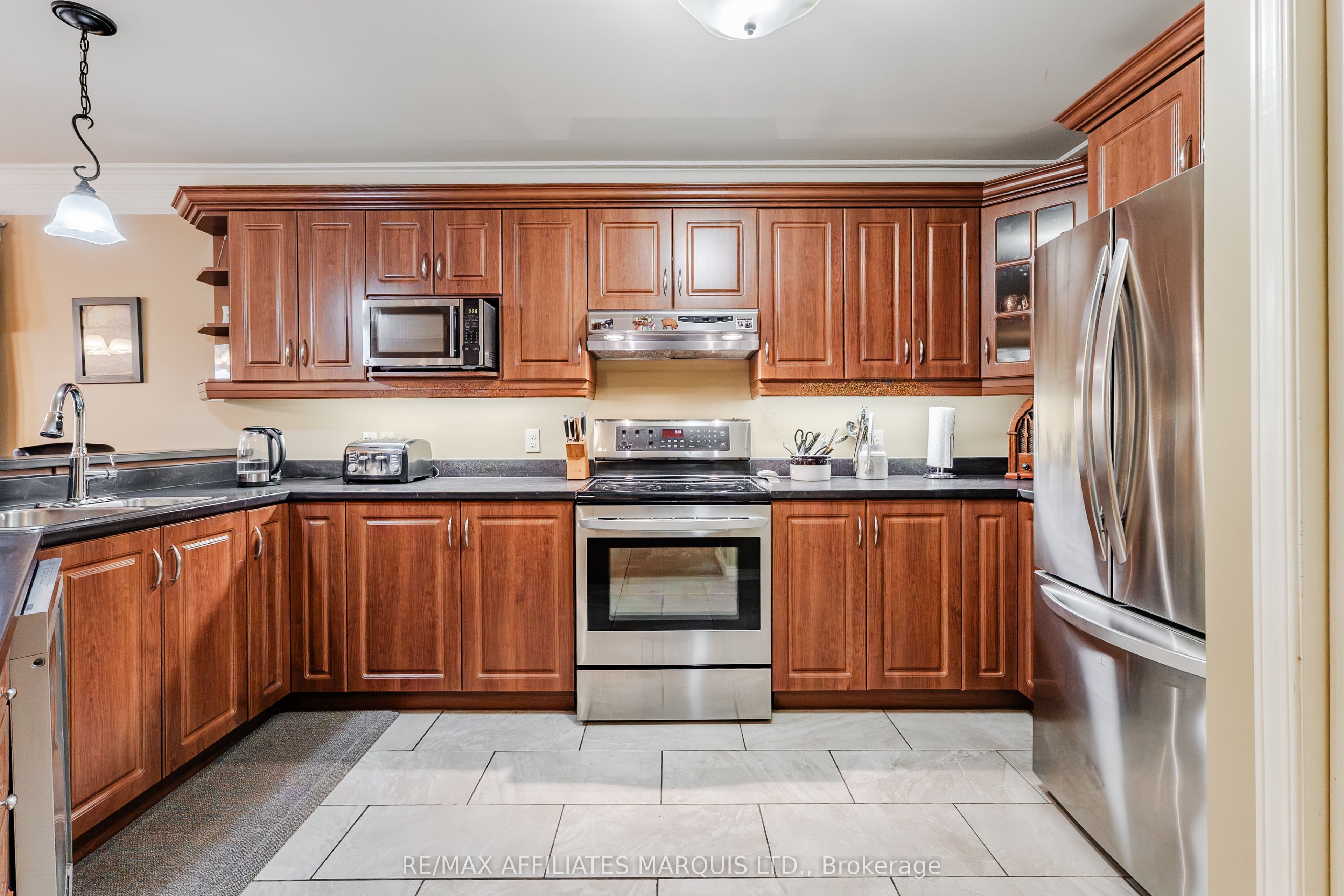 2230 Glen Brook Drive Property Photo 10