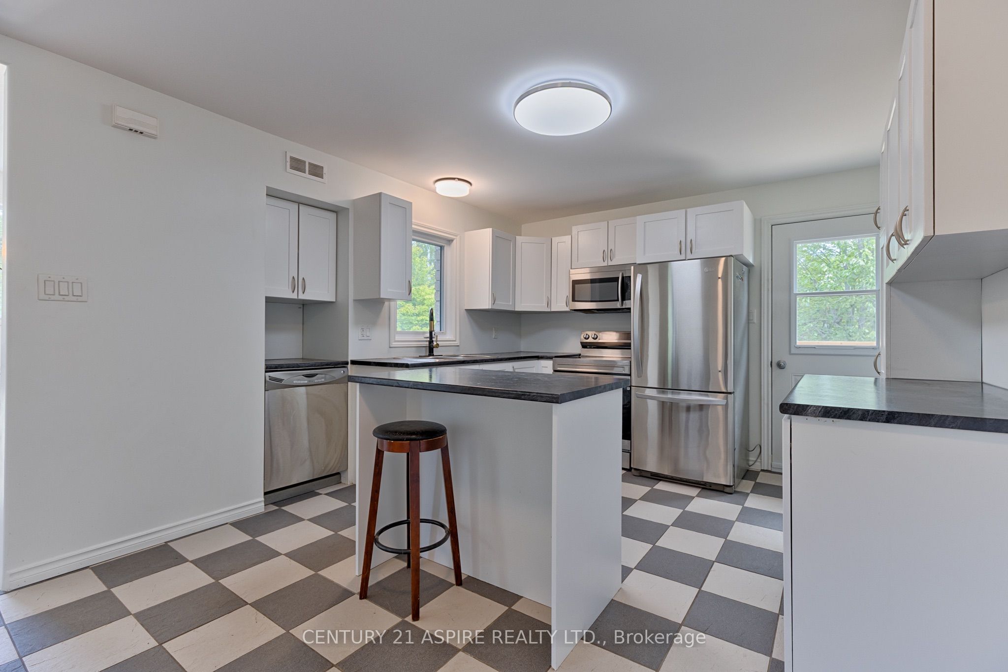 1549 Zion Line Property Photo 20