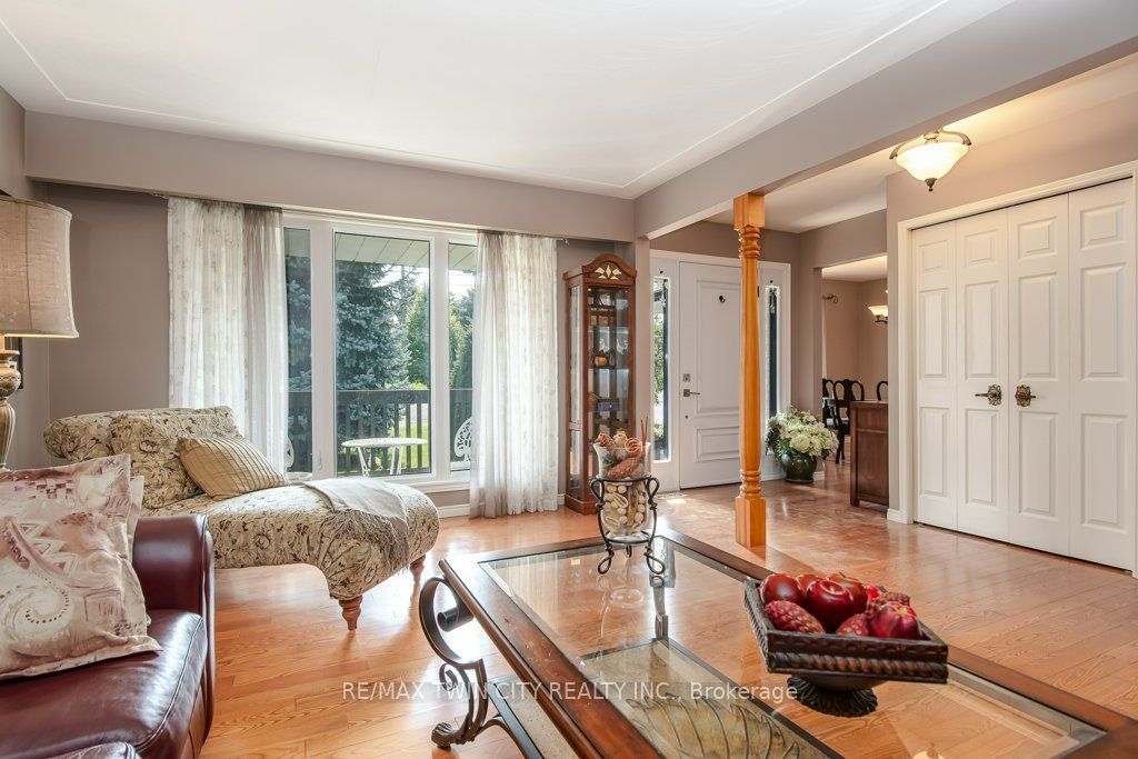 108 Queensway Drive Property Photo 7