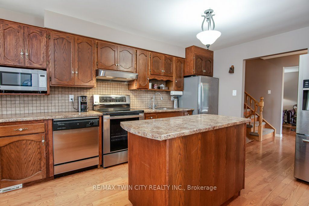 108 Queensway Drive Property Photo 16