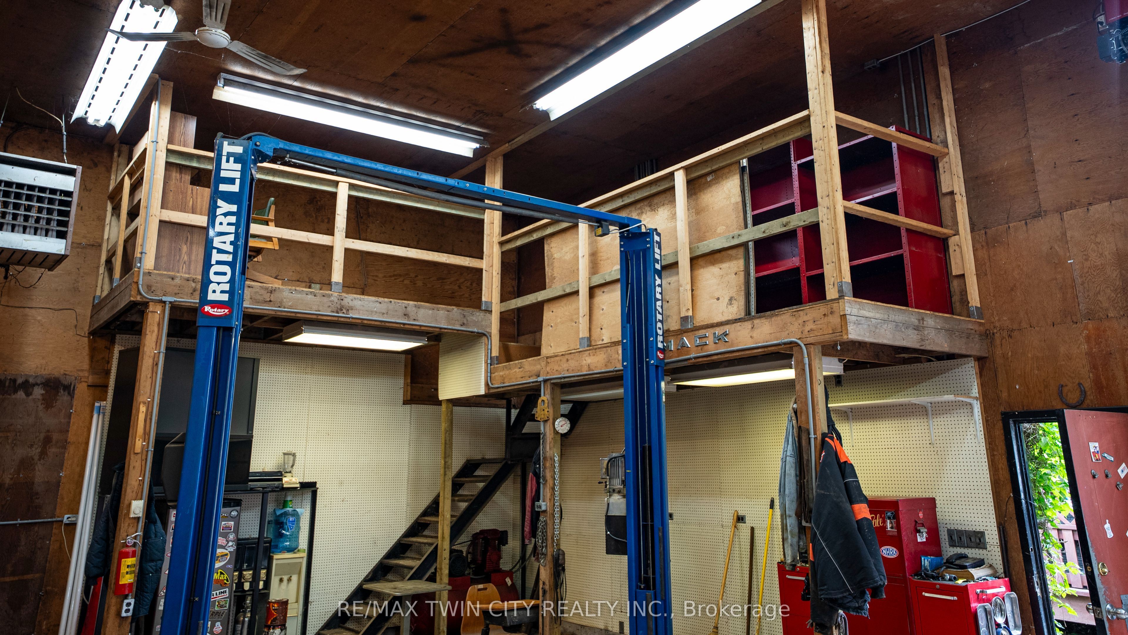108 Queensway Drive Property Photo 34